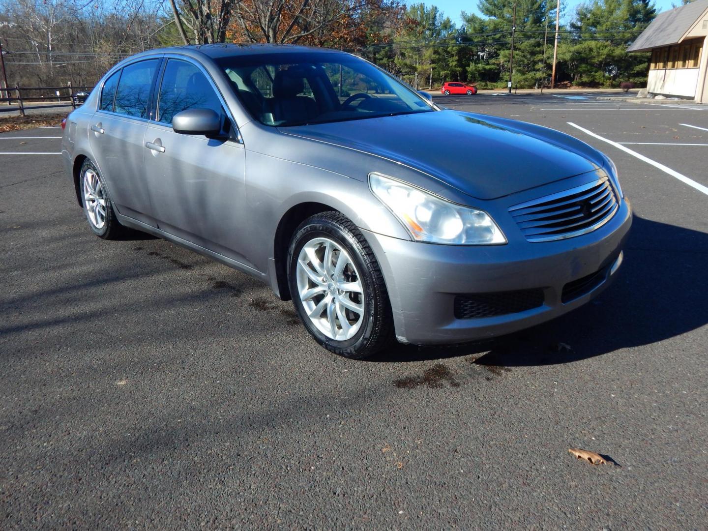 2007 Silver /Black Leather Infiniti G35 Sedan G35X (JNKBV61F17M) with an 3.5L V6 DOHC 24V engine, 5-Speed Automatic Overdrive transmission, located at 6528 Lower York Road, New Hope, PA, 18938, (215) 862-9555, 40.358707, -74.977882 - Here is a 2007 Infiniti G35X AWD in silver with an automatic transmission and black leather interior. This G35X has a powerful 3.5L V6 engine, keyless ignition push button start, keyless entry, power moonroof, power locks-windows-mirrors, dual climate control, 6-Disc CD-AM-FM-AUX, power heated seats - Photo#0