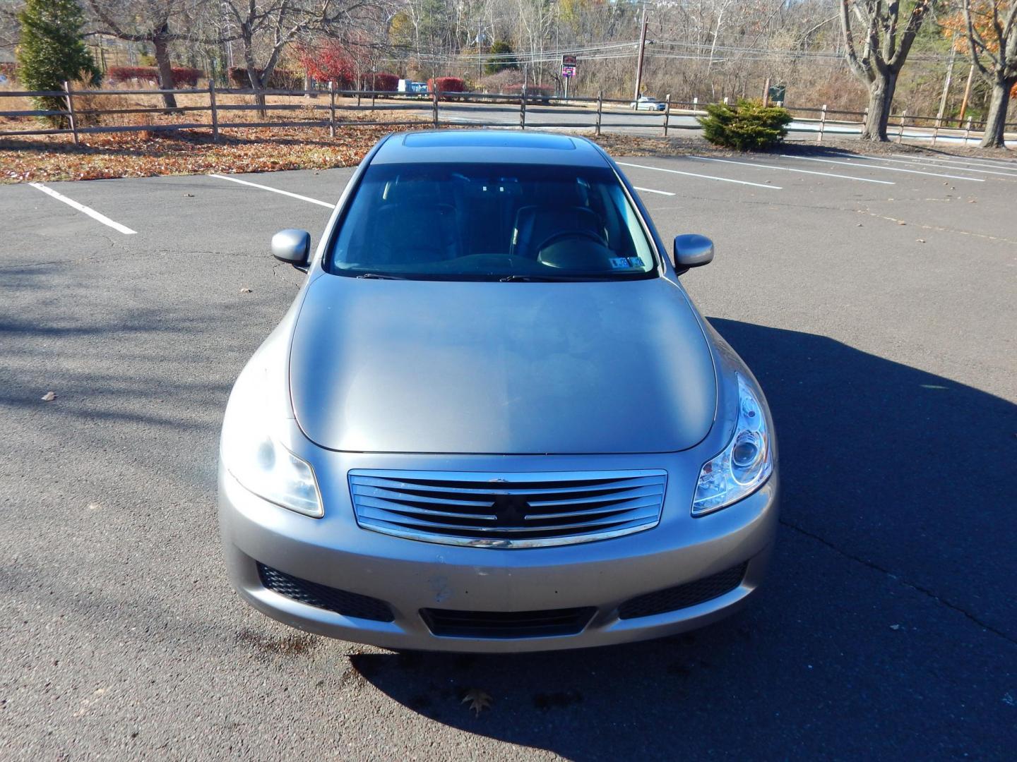 2007 Silver /Black Leather Infiniti G35 Sedan G35X (JNKBV61F17M) with an 3.5L V6 DOHC 24V engine, 5-Speed Automatic Overdrive transmission, located at 6528 Lower York Road, New Hope, PA, 18938, (215) 862-9555, 40.358707, -74.977882 - Here is a 2007 Infiniti G35X AWD in silver with an automatic transmission and black leather interior. This G35X has a powerful 3.5L V6 engine, keyless ignition push button start, keyless entry, power moonroof, power locks-windows-mirrors, dual climate control, 6-Disc CD-AM-FM-AUX, power heated seats - Photo#6