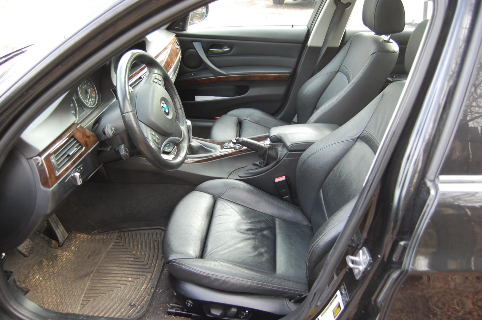 2011 Black /Black Leather BMW 3-Series 335i xDrive Sport (WBAPL5C58BA) with an 3.0L L6 DOHC 24V engine, 6-Speed Manual transmission, located at 6528 Lower York Road, New Hope, PA, 18938, (215) 862-9555, 40.358707, -74.977882 - Photo#9