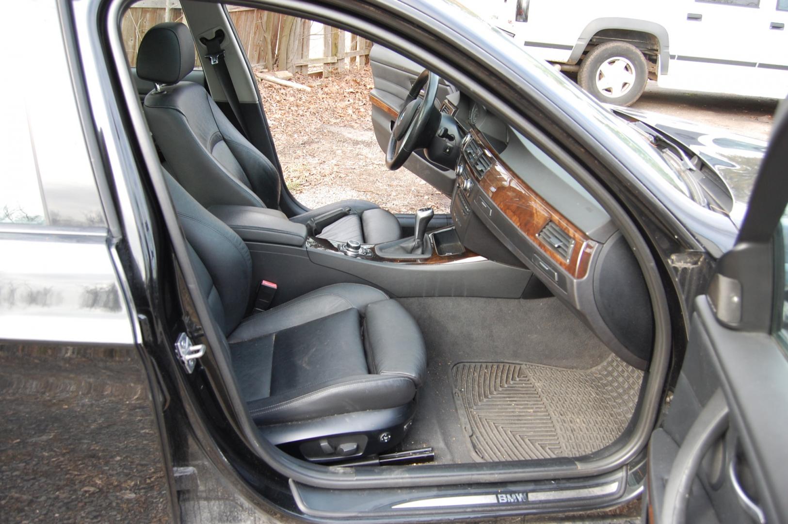 2011 Black /Black Leather BMW 3-Series 335i xDrive Sport (WBAPL5C58BA) with an 3.0L L6 DOHC 24V engine, 6-Speed Manual transmission, located at 6528 Lower York Road, New Hope, PA, 18938, (215) 862-9555, 40.358707, -74.977882 - Photo#13