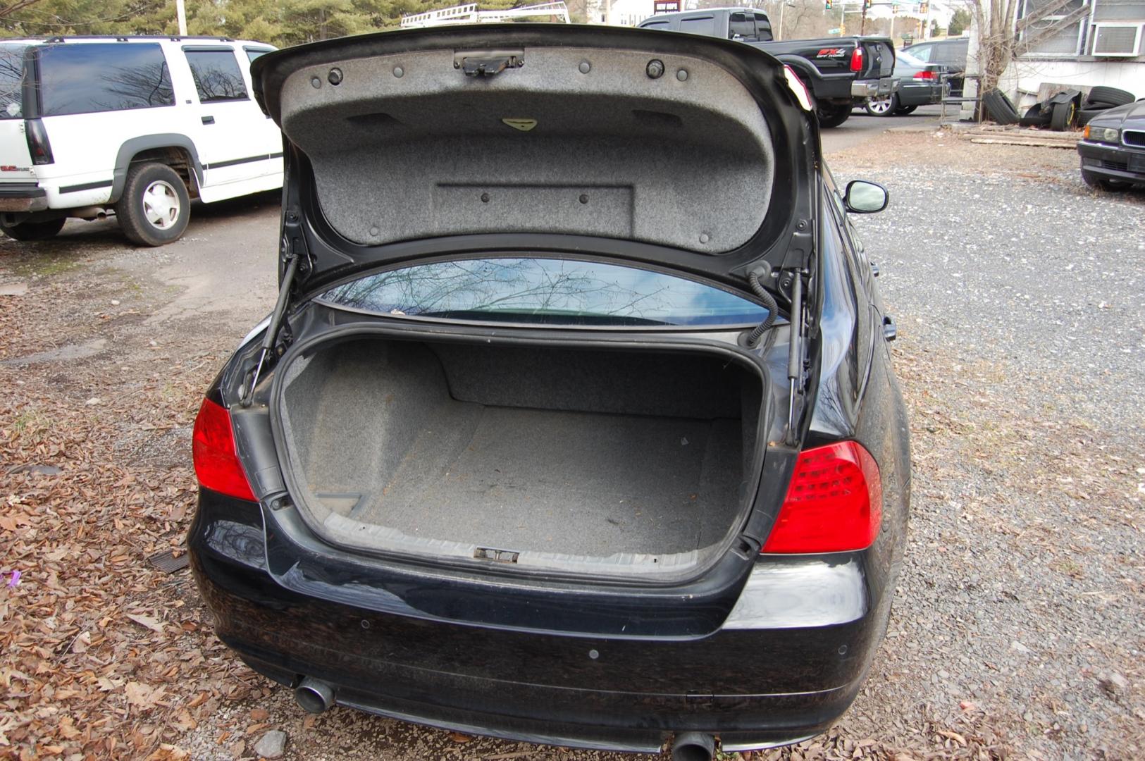 2011 Black /Black Leather BMW 3-Series 335i xDrive Sport (WBAPL5C58BA) with an 3.0L L6 DOHC 24V engine, 6-Speed Manual transmission, located at 6528 Lower York Road, New Hope, PA, 18938, (215) 862-9555, 40.358707, -74.977882 - Photo#22