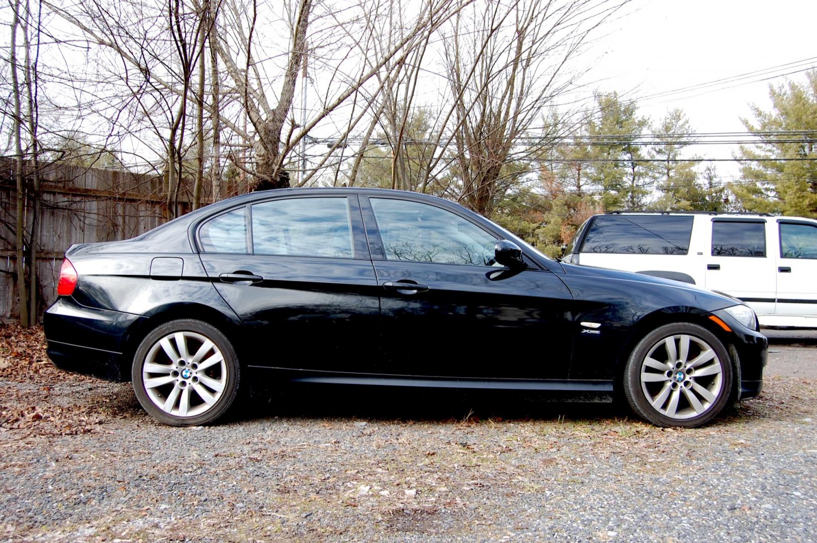 2011 Black /Black Leather BMW 3-Series 335i xDrive Sport (WBAPL5C58BA) with an 3.0L L6 DOHC 24V engine, 6-Speed Manual transmission, located at 6528 Lower York Road, New Hope, PA, 18938, (215) 862-9555, 40.358707, -74.977882 - Photo#4