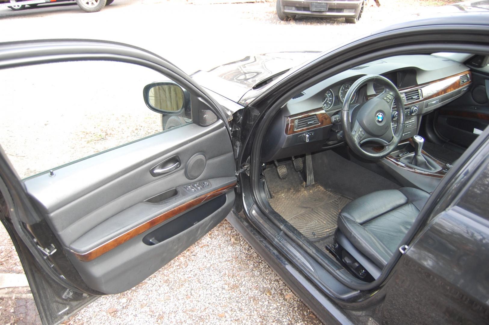 2011 Black /Black Leather BMW 3-Series 335i xDrive Sport (WBAPL5C58BA) with an 3.0L L6 DOHC 24V engine, 6-Speed Manual transmission, located at 6528 Lower York Road, New Hope, PA, 18938, (215) 862-9555, 40.358707, -74.977882 - Photo#8