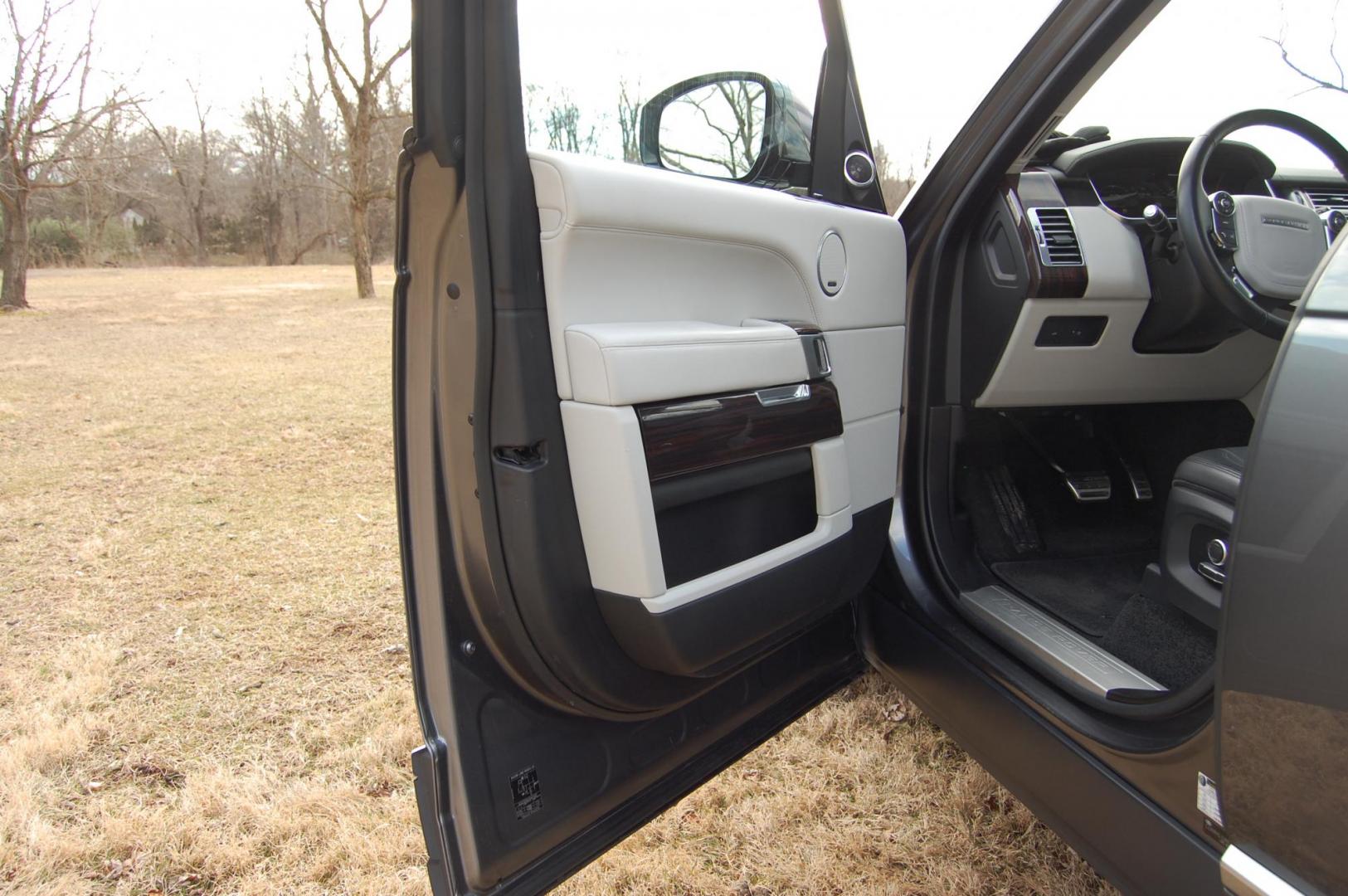 2016 Gray /Black Leather Land Rover Range Rover Supercharged (SALGS2EF6GA) with an 5.0L V8 DOHC 32V SUPERCHARGED engine, 8A transmission, located at 6528 Lower York Road, New Hope, PA, 18938, (215) 862-9555, 40.358707, -74.977882 - Gorgeous 2016 Land Rover Range Rover S/C.......Corris Grey/ Black leather interior, AWD, 5.0 Liter Supercharged V8 engine puts out around 500HP, automatic transmission, tilt/cruise, 2 Master keys, wood trim, keyless entry, power panoramic moonroof, power windows, mirrors, central locking system, d - Photo#22