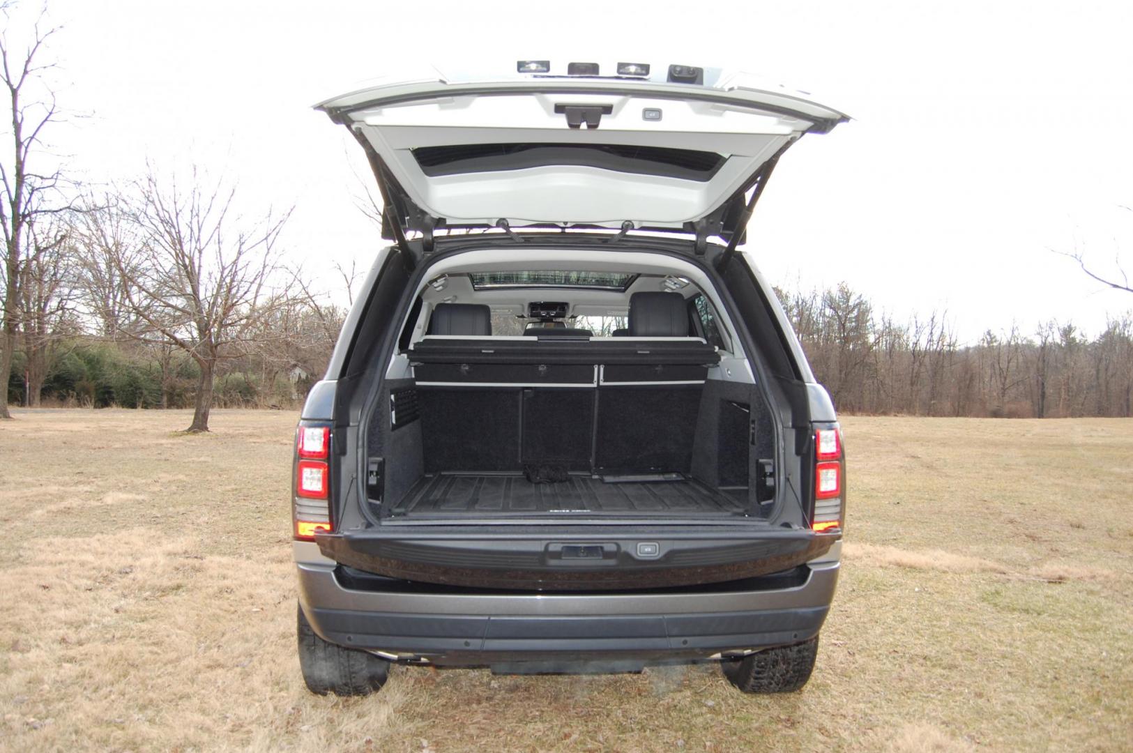 2016 Gray /Black Leather Land Rover Range Rover Supercharged (SALGS2EF6GA) with an 5.0L V8 DOHC 32V SUPERCHARGED engine, 8A transmission, located at 6528 Lower York Road, New Hope, PA, 18938, (215) 862-9555, 40.358707, -74.977882 - Gorgeous 2016 Land Rover Range Rover S/C.......Corris Grey/ Black leather interior, AWD, 5.0 Liter Supercharged V8 engine puts out around 500HP, automatic transmission, tilt/cruise, 2 Master keys, wood trim, keyless entry, power panoramic moonroof, power windows, mirrors, central locking system, d - Photo#11