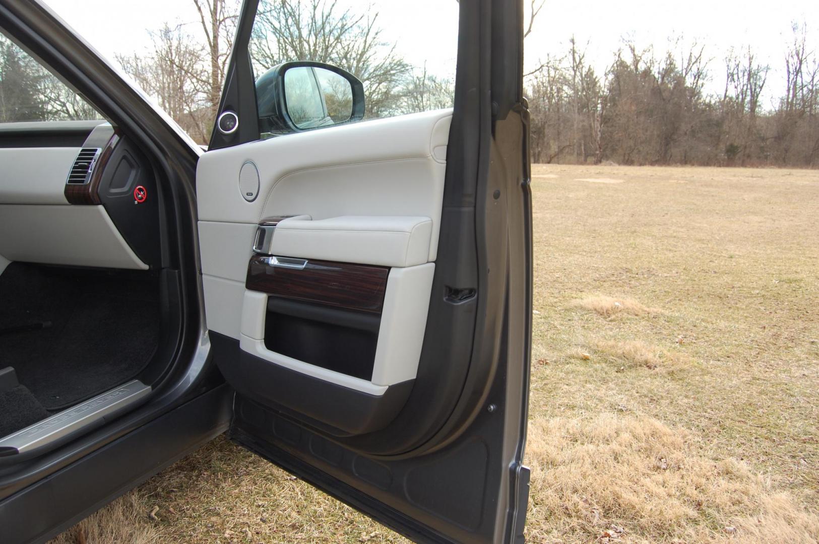 2016 Gray /Black Leather Land Rover Range Rover Supercharged (SALGS2EF6GA) with an 5.0L V8 DOHC 32V SUPERCHARGED engine, 8A transmission, located at 6528 Lower York Road, New Hope, PA, 18938, (215) 862-9555, 40.358707, -74.977882 - Gorgeous 2016 Land Rover Range Rover S/C.......Corris Grey/ Black leather interior, AWD, 5.0 Liter Supercharged V8 engine puts out around 500HP, automatic transmission, tilt/cruise, 2 Master keys, wood trim, keyless entry, power panoramic moonroof, power windows, mirrors, central locking system, d - Photo#10