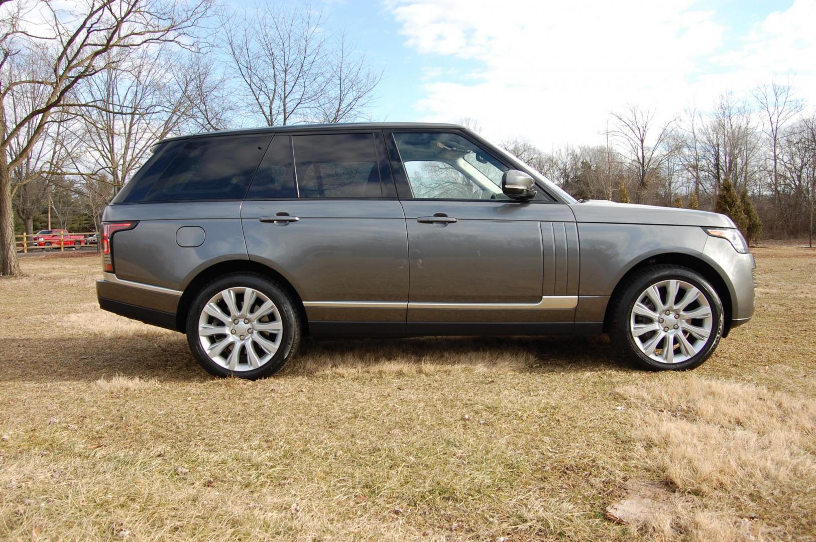 2016 Gray /Black Leather Land Rover Range Rover Supercharged (SALGS2EF6GA) with an 5.0L V8 DOHC 32V SUPERCHARGED engine, 8A transmission, located at 6528 Lower York Road, New Hope, PA, 18938, (215) 862-9555, 40.358707, -74.977882 - Gorgeous 2016 Land Rover Range Rover S/C.......Corris Grey/ Black leather interior, AWD, 5.0 Liter Supercharged V8 engine puts out around 500HP, automatic transmission, tilt/cruise, 2 Master keys, wood trim, keyless entry, power panoramic moonroof, power windows, mirrors, central locking system, d - Photo#4