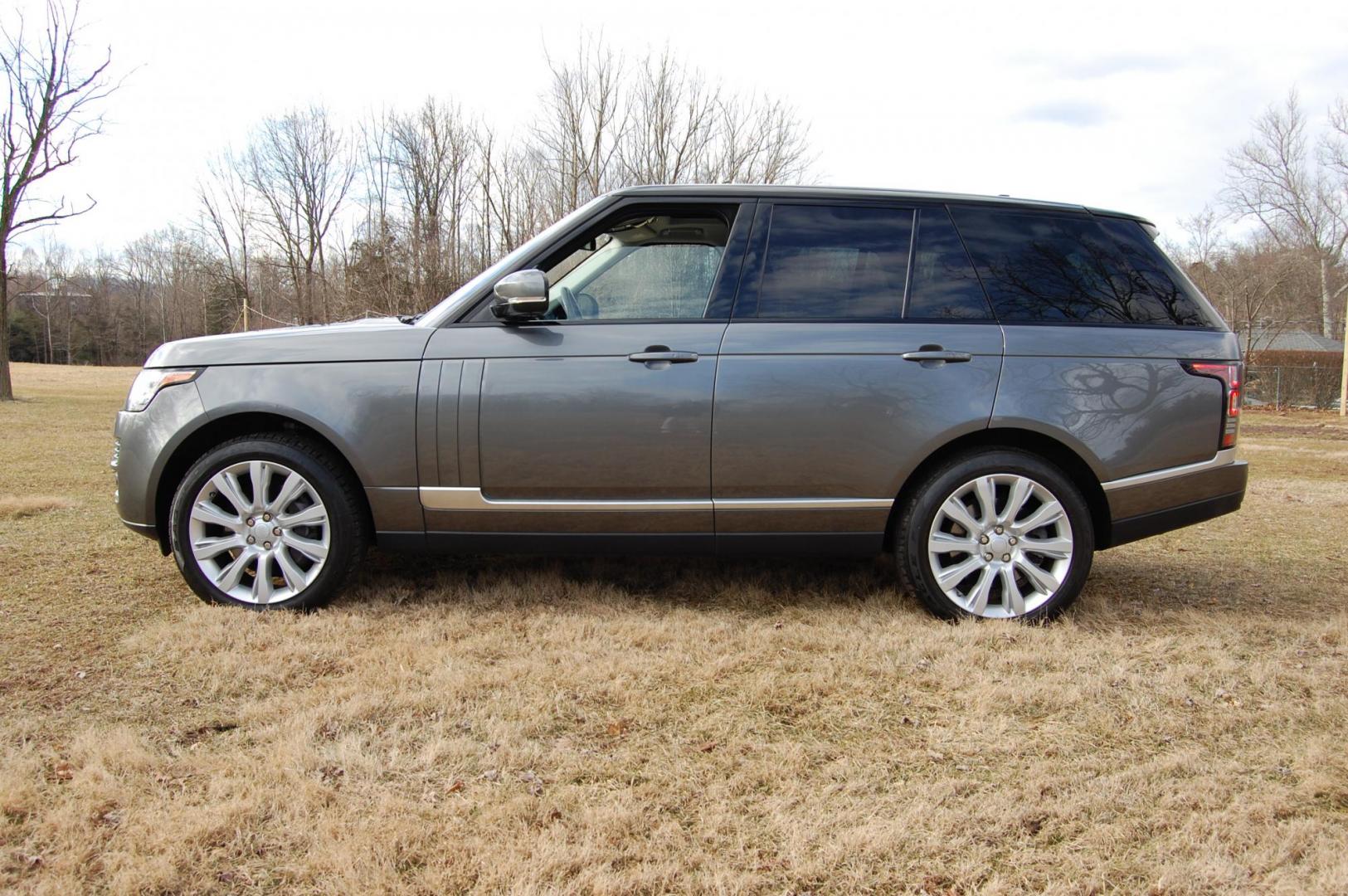 2016 Gray /Black Leather Land Rover Range Rover Supercharged (SALGS2EF6GA) with an 5.0L V8 DOHC 32V SUPERCHARGED engine, 8A transmission, located at 6528 Lower York Road, New Hope, PA, 18938, (215) 862-9555, 40.358707, -74.977882 - Gorgeous 2016 Land Rover Range Rover S/C.......Corris Grey/ Black leather interior, AWD, 5.0 Liter Supercharged V8 engine puts out around 500HP, automatic transmission, tilt/cruise, 2 Master keys, wood trim, keyless entry, power panoramic moonroof, power windows, mirrors, central locking system, d - Photo#1