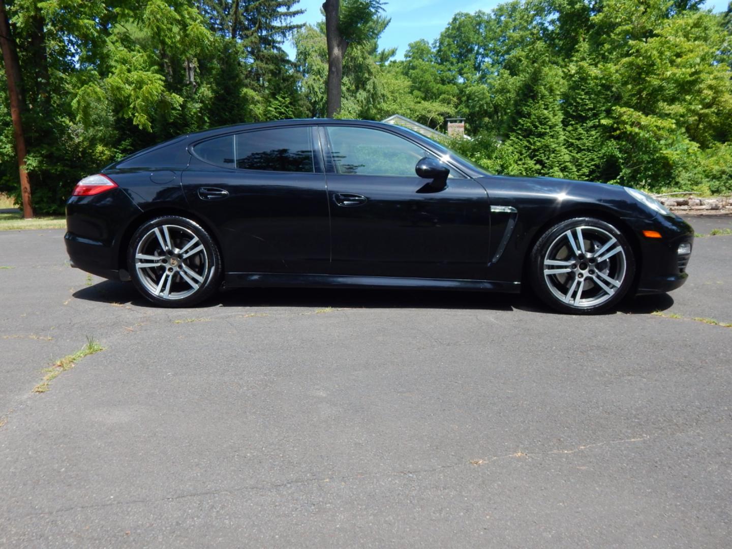 2011 Black /Tan leather Porsche Panamera (WP0AA2A71BL) with an 3.6 L V6 engine, Automatic transmission, located at 6528 Lower York Road, New Hope, PA, 18938, (215) 862-9555, 40.358707, -74.977882 - Here we have a 2011 Porsche Panamera in black, rear wheel drive, 3.6 L V6 automatic transmission, tan leather interior, keyless entry, cruise control, tilt steering, AC, power windows, power locks, power mirrors, power moonroof, wood trim, one master key, auto dimming mirrors, Bose sound system, pow - Photo#4