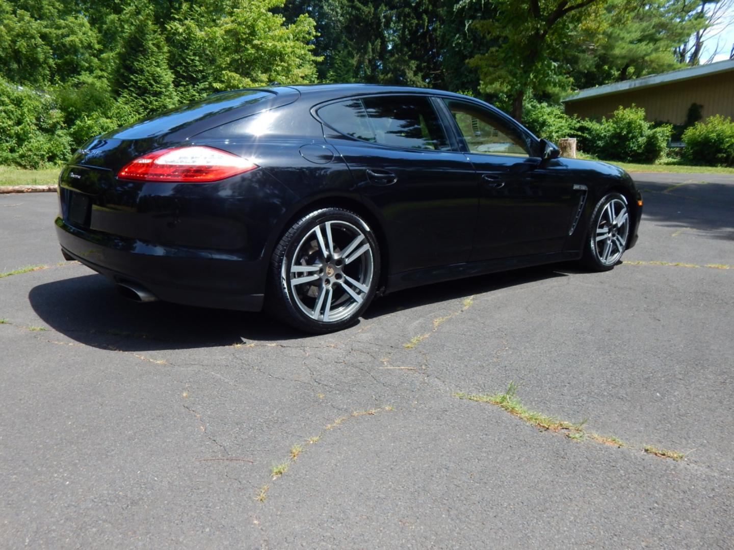 2011 Black /Tan leather Porsche Panamera (WP0AA2A71BL) with an 3.6 L V6 engine, Automatic transmission, located at 6528 Lower York Road, New Hope, PA, 18938, (215) 862-9555, 40.358707, -74.977882 - Here we have a 2011 Porsche Panamera in black, rear wheel drive, 3.6 L V6 automatic transmission, tan leather interior, keyless entry, cruise control, tilt steering, AC, power windows, power locks, power mirrors, power moonroof, wood trim, one master key, auto dimming mirrors, Bose sound system, pow - Photo#5