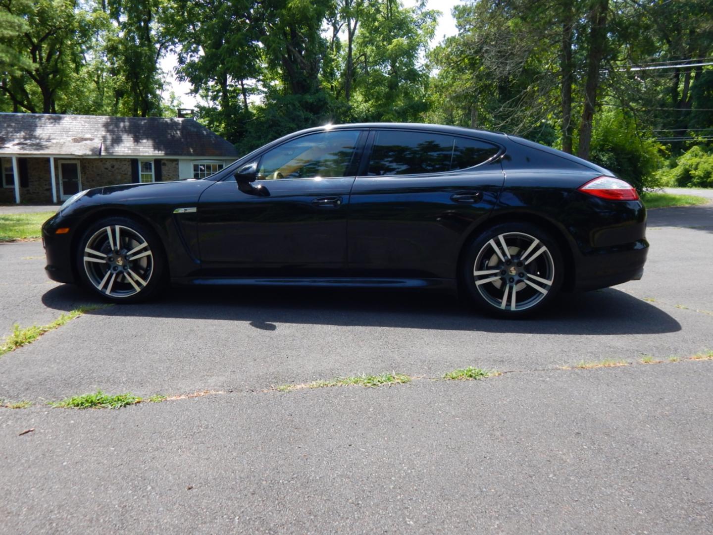 2011 Black /Tan leather Porsche Panamera (WP0AA2A71BL) with an 3.6 L V6 engine, Automatic transmission, located at 6528 Lower York Road, New Hope, PA, 18938, (215) 862-9555, 40.358707, -74.977882 - Here we have a 2011 Porsche Panamera in black, rear wheel drive, 3.6 L V6 automatic transmission, tan leather interior, keyless entry, cruise control, tilt steering, AC, power windows, power locks, power mirrors, power moonroof, wood trim, one master key, auto dimming mirrors, Bose sound system, pow - Photo#1