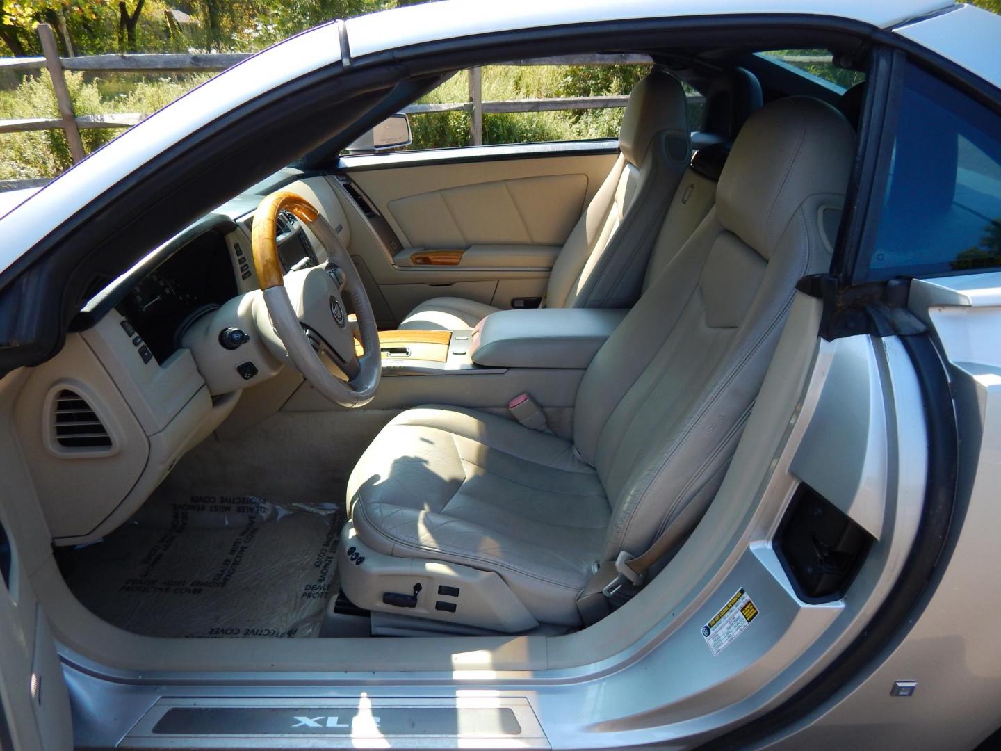 2006 Silver /Beige Leather Cadillac XLR Convertible (1G6YV36A065) with an 4.6L V8 DOHC 24V engine, 5-Speed Automatic Overdrive transmission, located at 6528 Lower York Road, New Hope, PA, 18938, (215) 862-9555, 40.358707, -74.977882 - Great Looking 2006 Cadillac XLR...Collectable, RWD 4.6 Liter V8, Auto Trans, Beige Leather Interior, Wood Trim, Keyless Entry, 1 Remote,1 Key, Cruise/Tilt/AC Power Windows, Power Locks, Power Mirrors, Power Hard Top, Power Heated Seats, Driver/Passenger Front Airbags, AM/FM/CD Bose Sound System, Aut - Photo#9