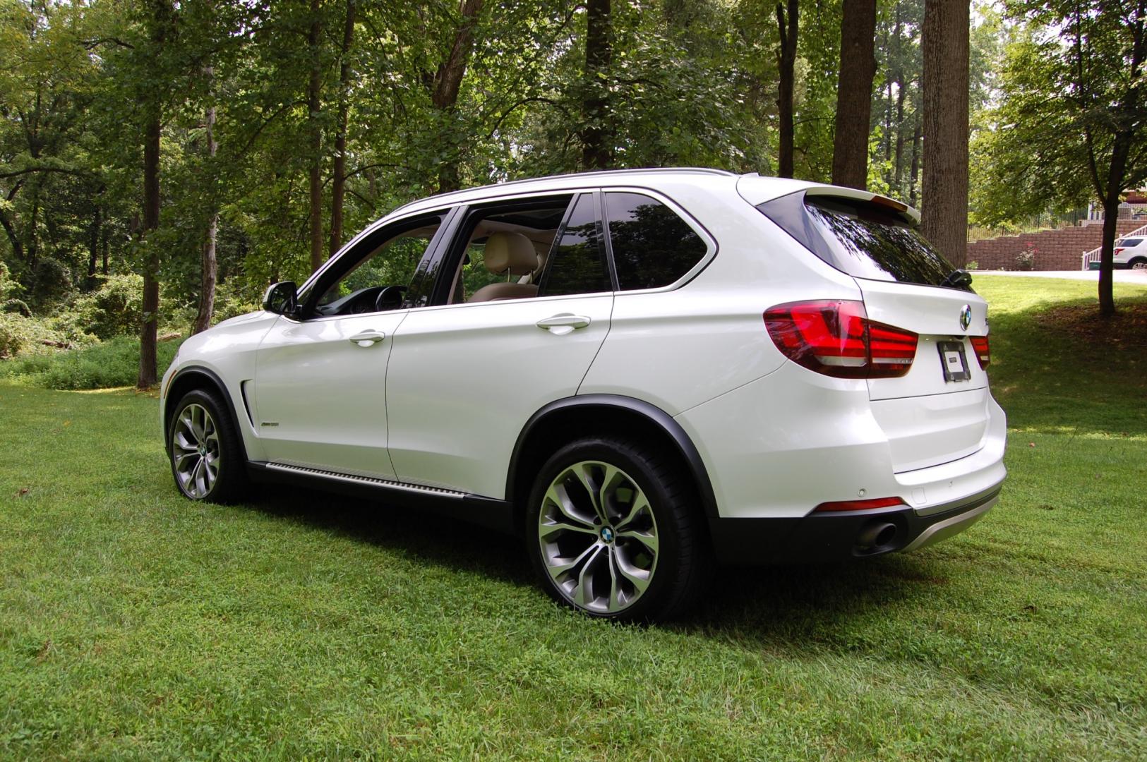 2015 White /Biege Leather BMW X5 XLINE (5UXKR0C5XF0) with an 3.0L L6 DOHC 24V engine, 8-Speed Automatic transmission, located at 6528 Lower York Road, New Hope, PA, 18938, (215) 862-9555, 40.358707, -74.977882 - Here for sale is a very nice 2015 BMW X5 35i XLINE. Under the hood is a strong running 3.0 liter twin turbocharged 6 cylinder which puts power to the AWD system via a smooth shifting automatic transmission. Features include; Beige leather, wood trim, keyless entry system, one master key, one extra - Photo#2