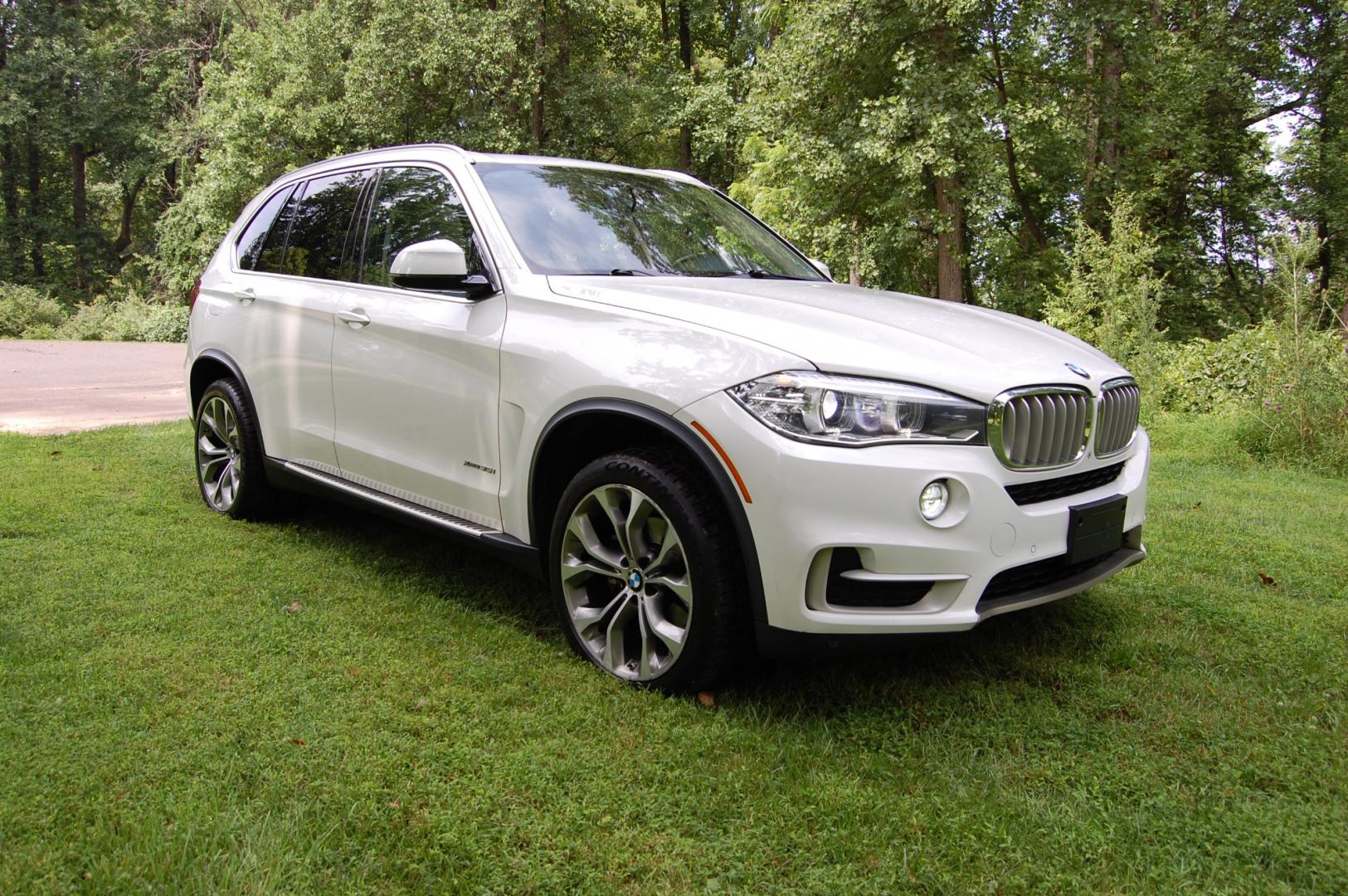 2015 White /Biege Leather BMW X5 XLINE (5UXKR0C5XF0) with an 3.0L L6 DOHC 24V engine, 8-Speed Automatic transmission, located at 6528 Lower York Road, New Hope, PA, 18938, (215) 862-9555, 40.358707, -74.977882 - Here for sale is a very nice 2015 BMW X5 35i XLINE. Under the hood is a strong running 3.0 liter twin turbocharged 6 cylinder which puts power to the AWD system via a smooth shifting automatic transmission. Features include; Beige leather, wood trim, keyless entry system, one master key, one extra - Photo#3