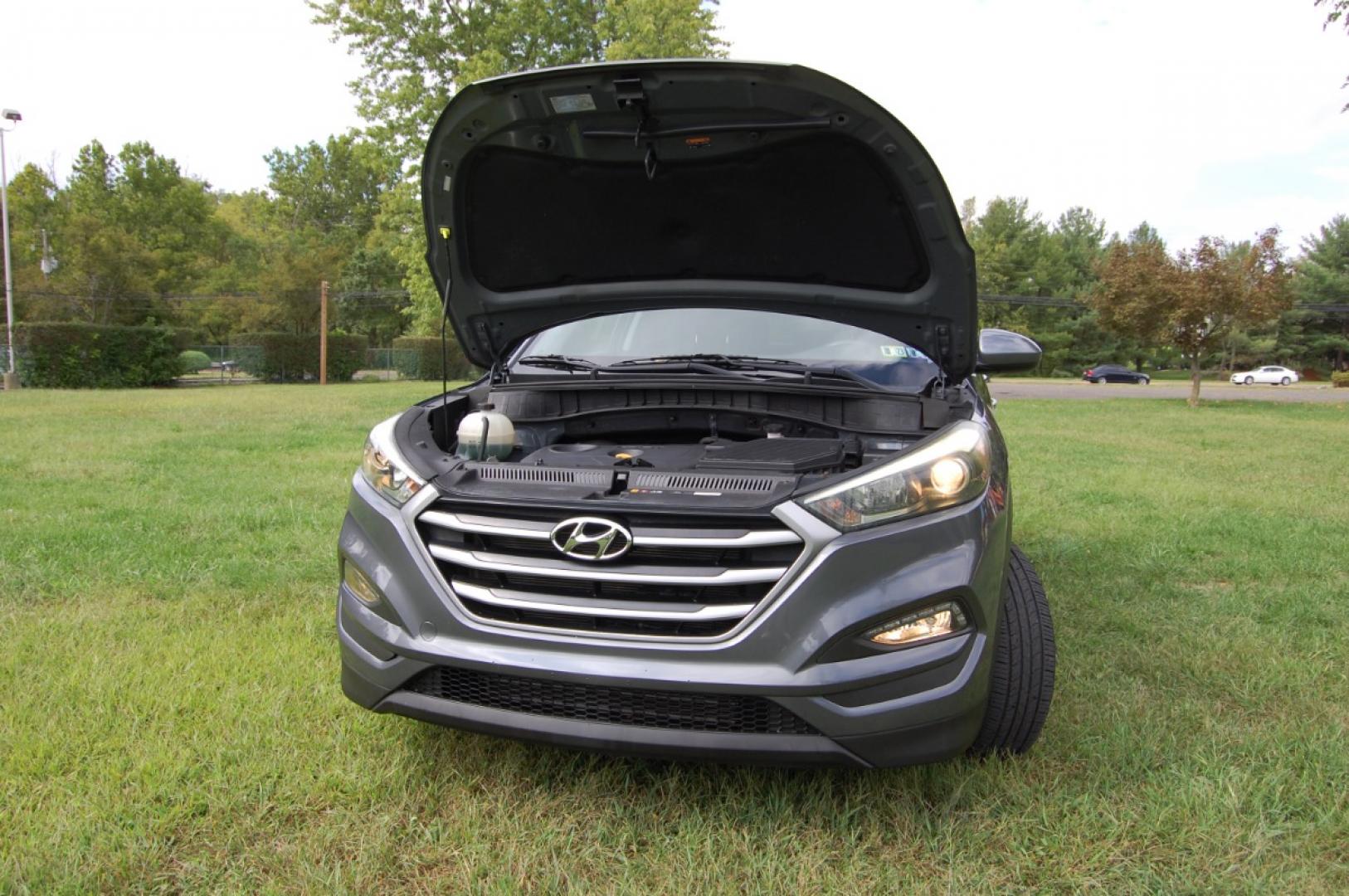 2017 Gray /Black Hyundai Tucson SE (KM8J3CA48HU) with an 2.0L L4 DOHC 16V engine, Automatic transmission, located at 6528 Lower York Road, New Hope, PA, 18938, (215) 862-9555, 40.358707, -74.977882 - Photo#20