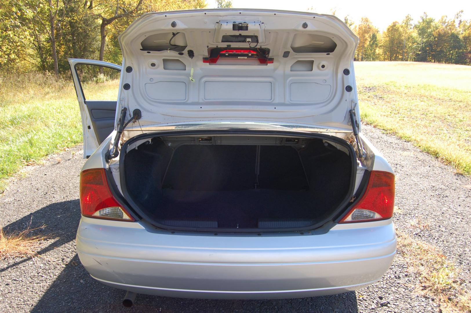 2003 Silver /Gray Cloth Ford Focus SE (1FAFP34P63W) with an 2.0L L4 SOHC 8V engine, Automatic transmission, located at 6528 Lower York Road, New Hope, PA, 18938, (215) 862-9555, 40.358707, -74.977882 - Here for sale is a very nice 2003 Ford Focus SE. Under the hood is a strong running 2.0 liter 4 cylinder which puts power to the front wheels via a smooth shifting automatic transmission. Features include; Gray cloth interior, keyless entry system, one remote, 2 keys, cruise control, tilt steerin - Photo#12