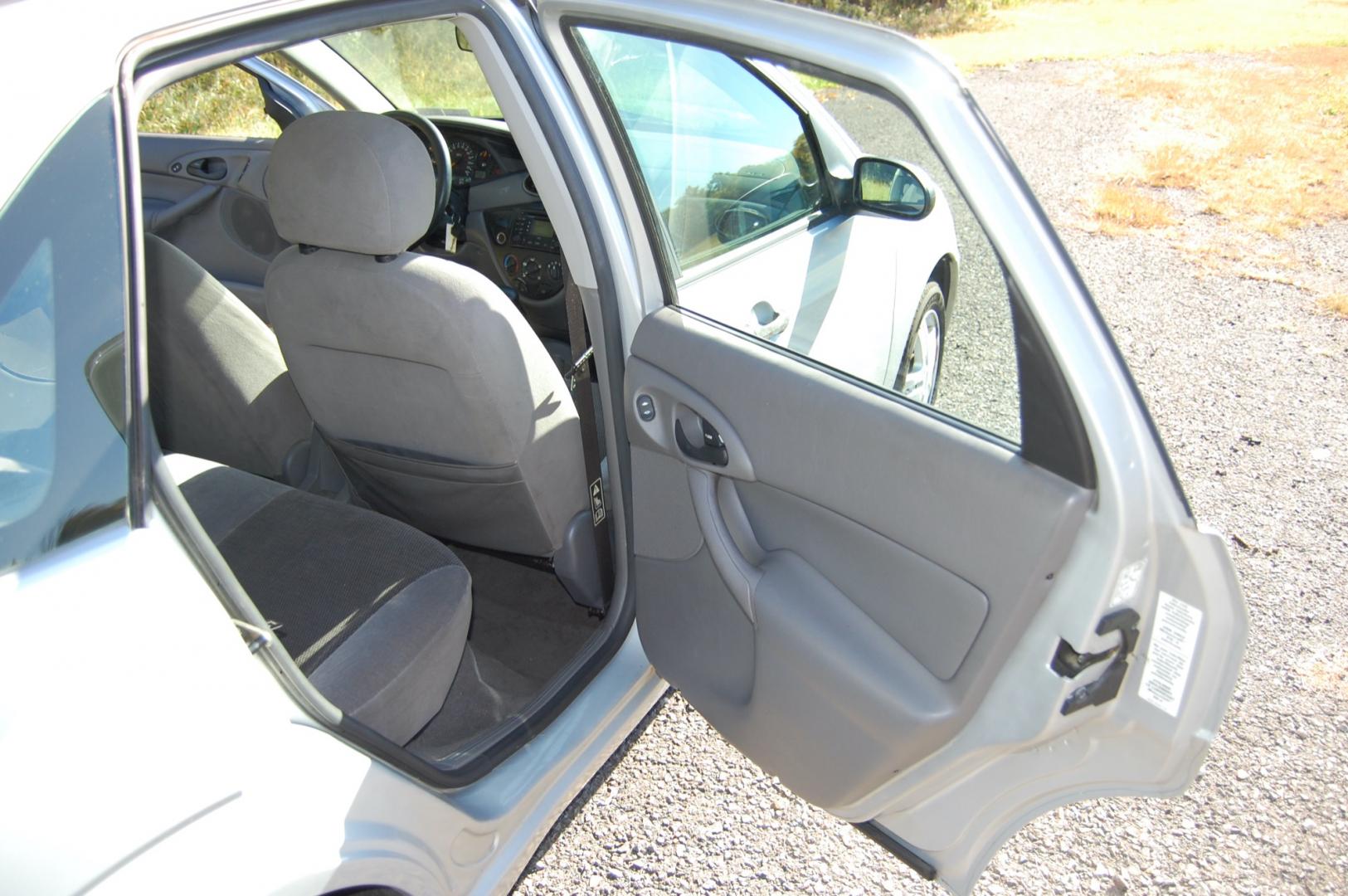 2003 Silver /Gray Cloth Ford Focus SE (1FAFP34P63W) with an 2.0L L4 SOHC 8V engine, Automatic transmission, located at 6528 Lower York Road, New Hope, PA, 18938, (215) 862-9555, 40.358707, -74.977882 - Here for sale is a very nice 2003 Ford Focus SE. Under the hood is a strong running 2.0 liter 4 cylinder which puts power to the front wheels via a smooth shifting automatic transmission. Features include; Gray cloth interior, keyless entry system, one remote, 2 keys, cruise control, tilt steerin - Photo#13