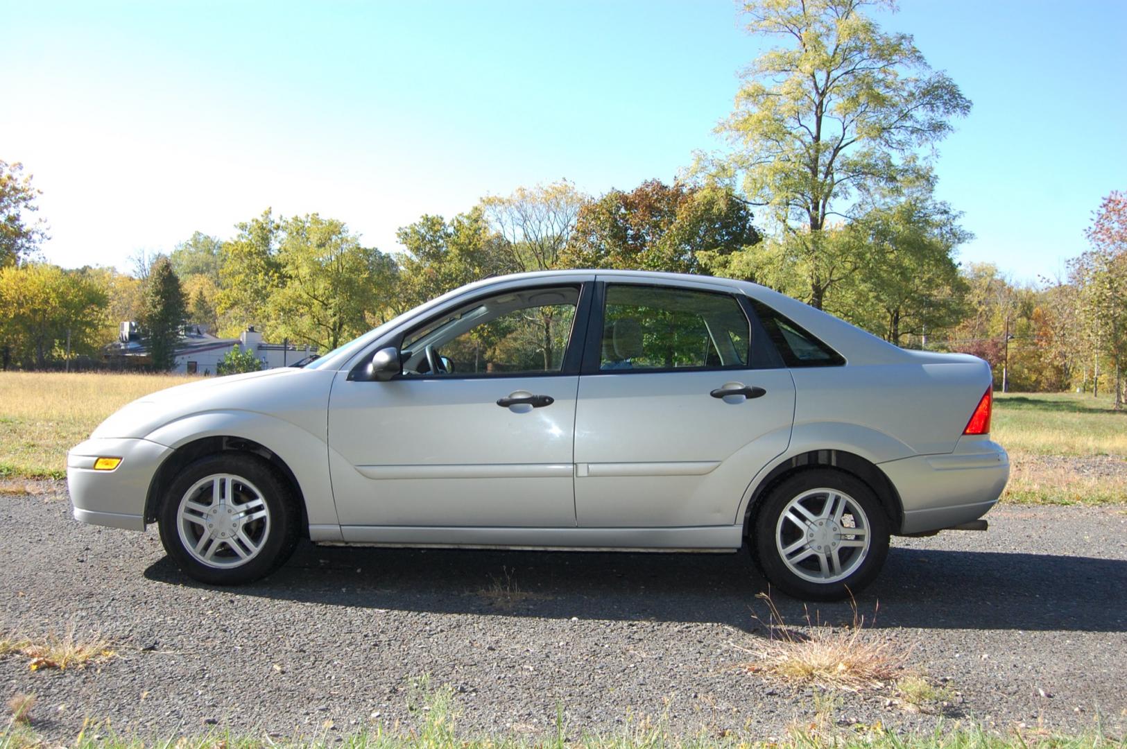 2003 Silver /Gray Cloth Ford Focus SE (1FAFP34P63W) with an 2.0L L4 SOHC 8V engine, Automatic transmission, located at 6528 Lower York Road, New Hope, PA, 18938, (215) 862-9555, 40.358707, -74.977882 - Here for sale is a very nice 2003 Ford Focus SE. Under the hood is a strong running 2.0 liter 4 cylinder which puts power to the front wheels via a smooth shifting automatic transmission. Features include; Gray cloth interior, keyless entry system, one remote, 2 keys, cruise control, tilt steerin - Photo#1