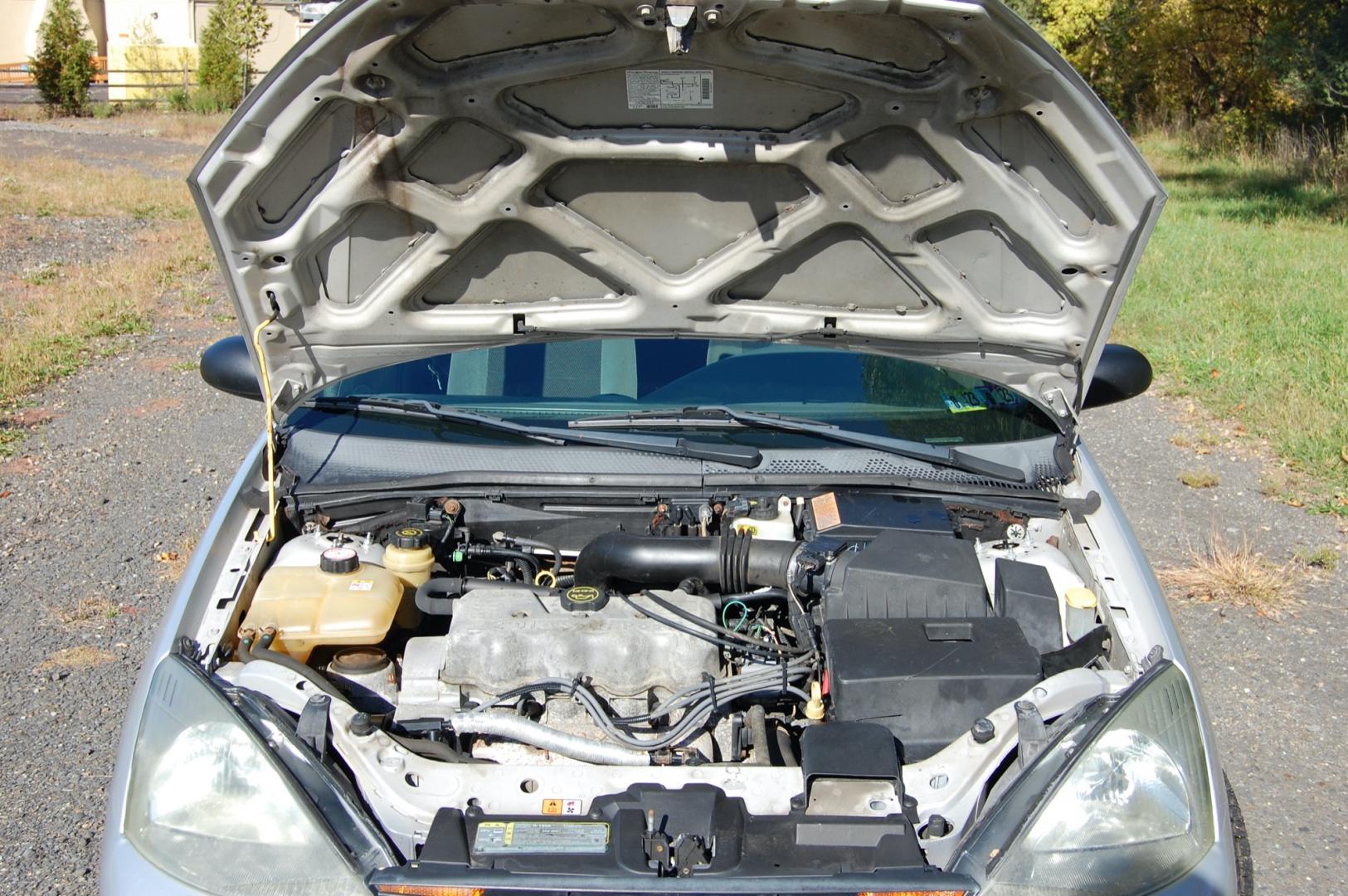 2003 Silver /Gray Cloth Ford Focus SE (1FAFP34P63W) with an 2.0L L4 SOHC 8V engine, Automatic transmission, located at 6528 Lower York Road, New Hope, PA, 18938, (215) 862-9555, 40.358707, -74.977882 - Here for sale is a very nice 2003 Ford Focus SE. Under the hood is a strong running 2.0 liter 4 cylinder which puts power to the front wheels via a smooth shifting automatic transmission. Features include; Gray cloth interior, keyless entry system, one remote, 2 keys, cruise control, tilt steerin - Photo#20