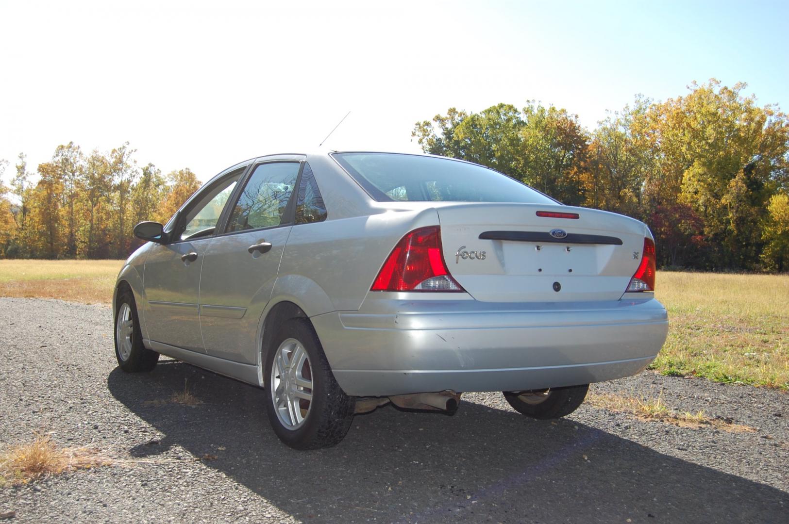 2003 Silver /Gray Cloth Ford Focus SE (1FAFP34P63W) with an 2.0L L4 SOHC 8V engine, Automatic transmission, located at 6528 Lower York Road, New Hope, PA, 18938, (215) 862-9555, 40.358707, -74.977882 - Here for sale is a very nice 2003 Ford Focus SE. Under the hood is a strong running 2.0 liter 4 cylinder which puts power to the front wheels via a smooth shifting automatic transmission. Features include; Gray cloth interior, keyless entry system, one remote, 2 keys, cruise control, tilt steerin - Photo#2