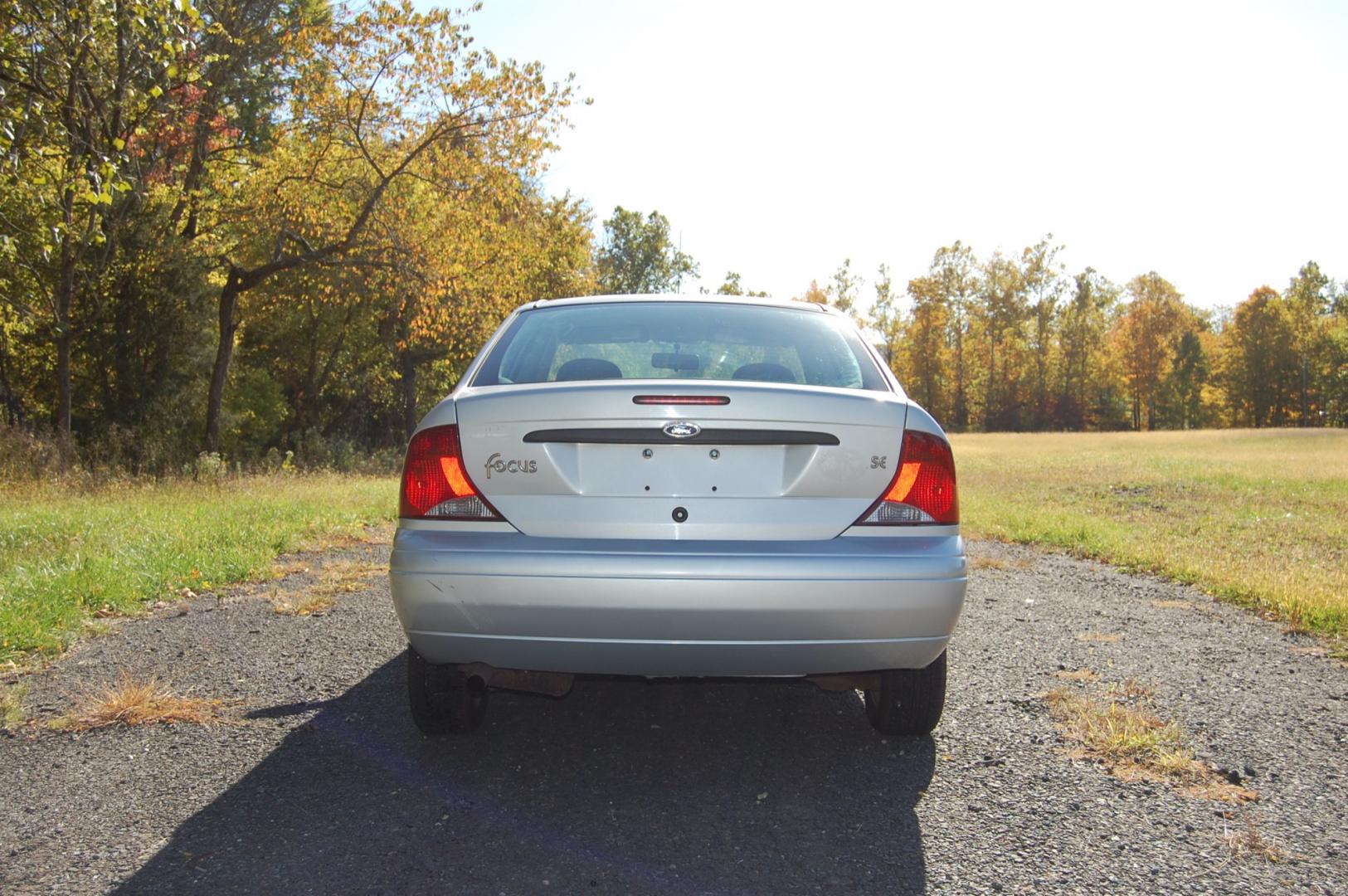 2003 Silver /Gray Cloth Ford Focus SE (1FAFP34P63W) with an 2.0L L4 SOHC 8V engine, Automatic transmission, located at 6528 Lower York Road, New Hope, PA, 18938, (215) 862-9555, 40.358707, -74.977882 - Here for sale is a very nice 2003 Ford Focus SE. Under the hood is a strong running 2.0 liter 4 cylinder which puts power to the front wheels via a smooth shifting automatic transmission. Features include; Gray cloth interior, keyless entry system, one remote, 2 keys, cruise control, tilt steerin - Photo#3