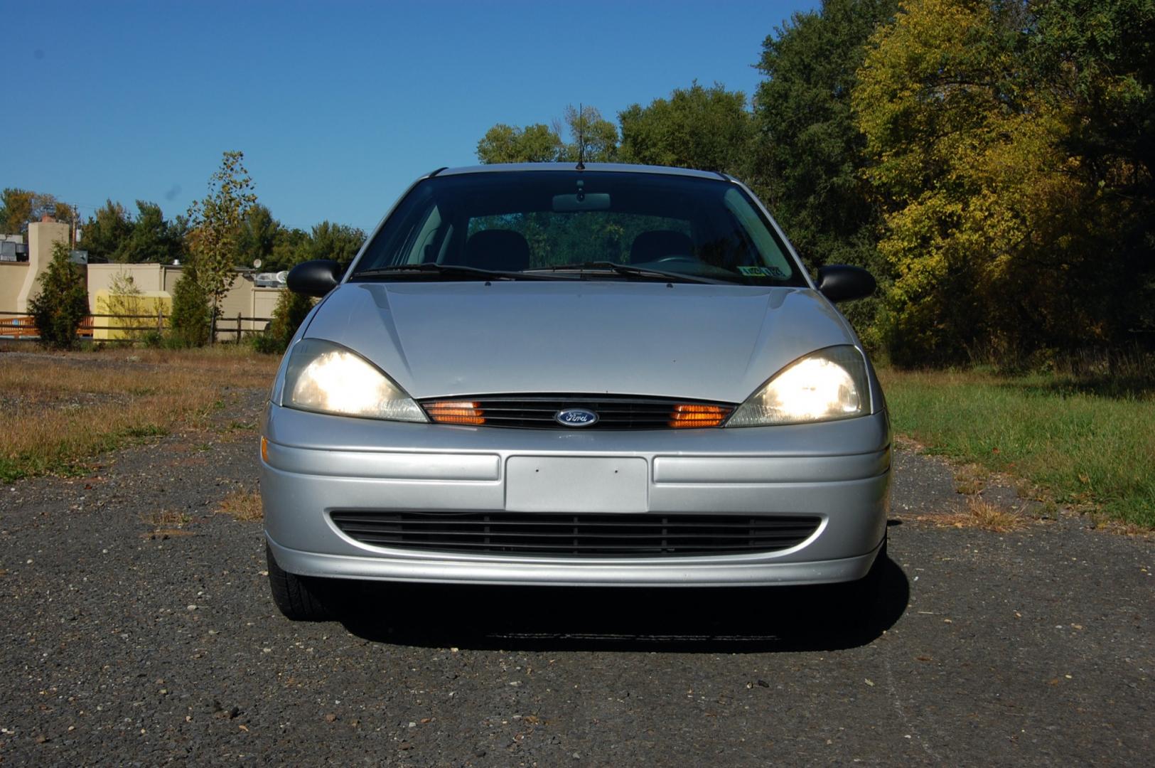 2003 Silver /Gray Cloth Ford Focus SE (1FAFP34P63W) with an 2.0L L4 SOHC 8V engine, Automatic transmission, located at 6528 Lower York Road, New Hope, PA, 18938, (215) 862-9555, 40.358707, -74.977882 - Here for sale is a very nice 2003 Ford Focus SE. Under the hood is a strong running 2.0 liter 4 cylinder which puts power to the front wheels via a smooth shifting automatic transmission. Features include; Gray cloth interior, keyless entry system, one remote, 2 keys, cruise control, tilt steerin - Photo#7