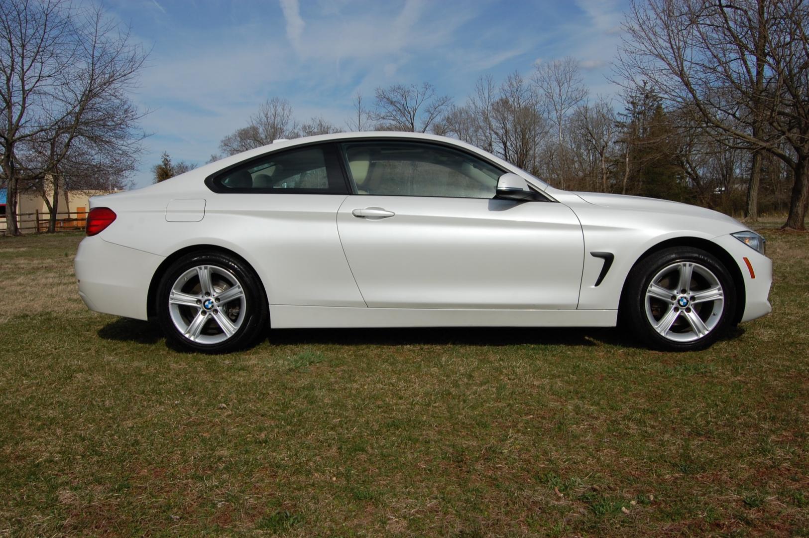 2014 White /Beige BMW 4-Series 428i xDrive (WBA3N9C54EK) with an 2.0L L4 DOHC 16V engine, Automatic transmission, located at 6528 Lower York Road, New Hope, PA, 18938, (215) 862-9555, 40.358707, -74.977882 - AWD 2.0L Turbo, 4cyl, Automatic Transmission, Beige Leather Interior, Wood Trim, Key less Entry, 2 Master Keys, Cruise/Tilt/AC, Power Widows, Power Locks, Power Mirrors, Power Moon Roof, Heated / Cooled Seats, AM/FM/CD/USB/AUX, Bluetooth, Navigation, Rear View Camera, Auto Dimming Mirrors, Dual Zone - Photo#3