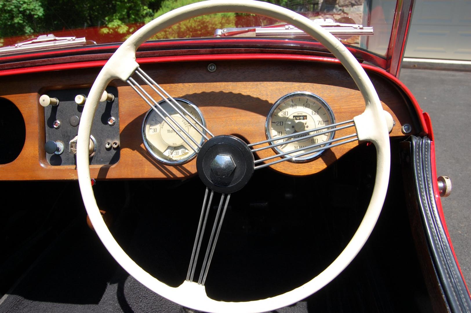 1958 RED /Black vinyl w/red piping Morgan 4/4 series 2 (A329) , 3 speed manual transmission, located at 6528 Lower York Road, New Hope, PA, 18938, (215) 862-9555, 40.358707, -74.977882 - Photo#12