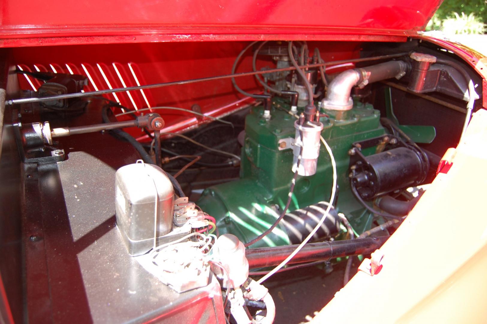 1958 RED /Black vinyl w/red piping Morgan 4/4 series 2 (A329) , 3 speed manual transmission, located at 6528 Lower York Road, New Hope, PA, 18938, (215) 862-9555, 40.358707, -74.977882 - Photo#15