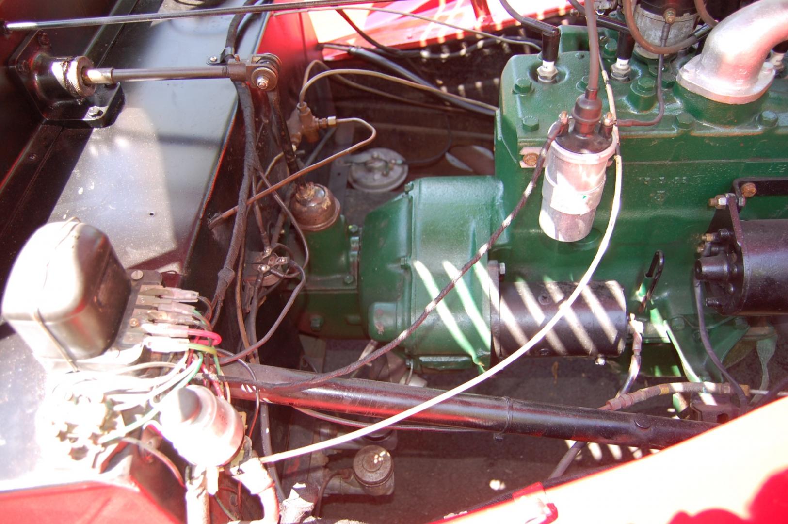 1958 RED /Black vinyl w/red piping Morgan 4/4 series 2 (A329) , 3 speed manual transmission, located at 6528 Lower York Road, New Hope, PA, 18938, (215) 862-9555, 40.358707, -74.977882 - Photo#26