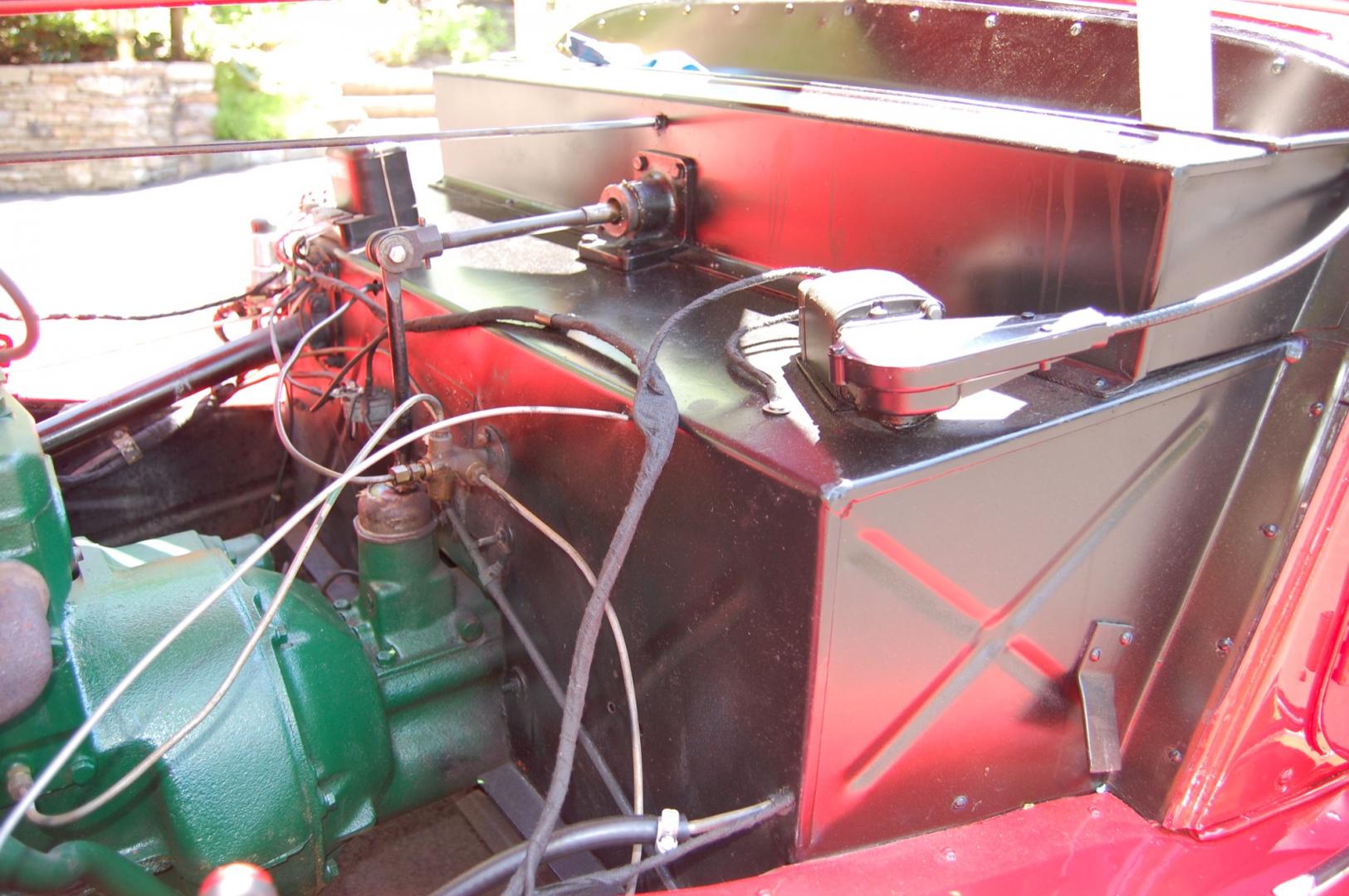 1958 RED /Black vinyl w/red piping Morgan 4/4 series 2 (A329) , 3 speed manual transmission, located at 6528 Lower York Road, New Hope, PA, 18938, (215) 862-9555, 40.358707, -74.977882 - Photo#29