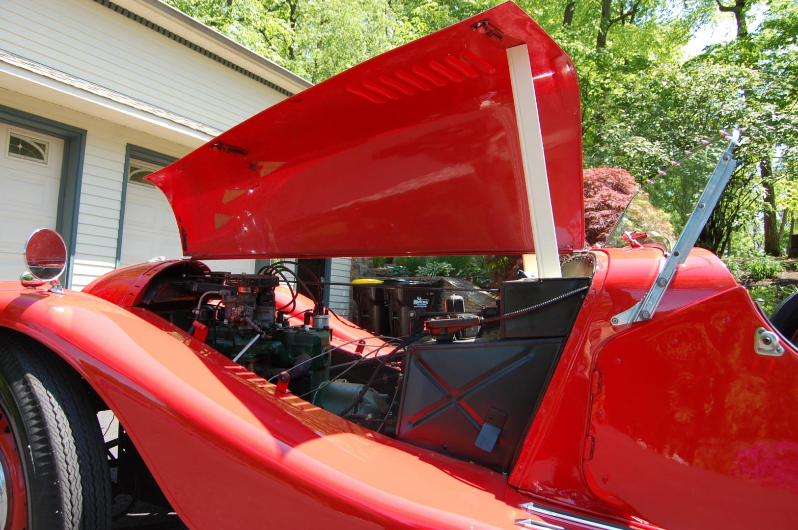 1958 RED /Black vinyl w/red piping Morgan 4/4 series 2 (A329) , 3 speed manual transmission, located at 6528 Lower York Road, New Hope, PA, 18938, (215) 862-9555, 40.358707, -74.977882 - Photo#30