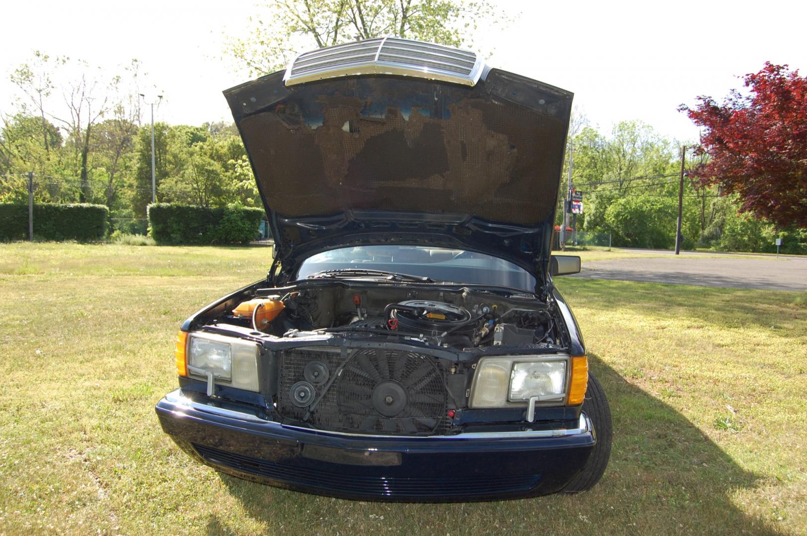 1989 Blue /Tan leather Mercedes-Benz 300 SEL (WDBCA25DXKA) with an 3.0L L6 SOHC 12V engine, 4-Speed Automatic transmission, located at 6528 Lower York Road, New Hope, PA, 18938, (215) 862-9555, 40.358707, -74.977882 - Here for sale is a very nice 1989 Mercedes-Benz 300SEL. Under the hood is a strong running 3.0 liter inline 6 cylinder which puts power to the rear wheels via good shifting automatic transmission. Features include; Tan leather interior, wood grain trim, power windows, power moonroof, power seats, - Photo#22