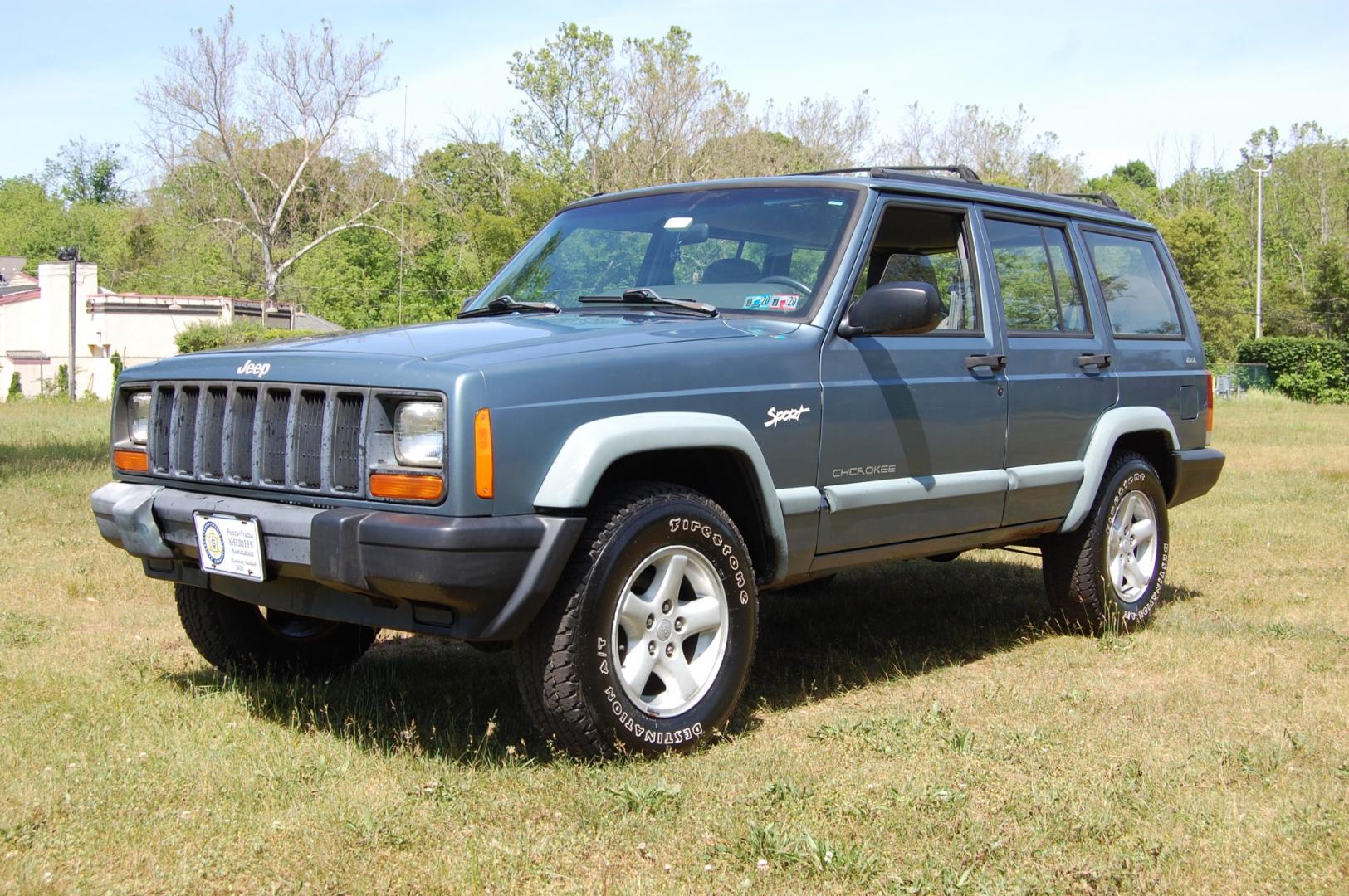 1998 Blue /Grey Jeep Cherokee Sport 4-Door 4WD (1J4FJ68S2WL) with an 4.0L L6 OHV 12V engine, Automatic transmission, located at 6528 Lower York Road, New Hope, PA, 18938, (215) 862-9555, 40.358707, -74.977882 - Here for sale is a 1998 Jeep Cherokee, has a 4.0 Liter straight six cylinder engine putting power to all 4 wheels via automatic transmission. The interior offers gray cloth, heat/AC, rear defrost, AM/FM/tape/CD sound system. Tilt wheel, power windows, locks and mirrors. Dual front air bags. Exteri - Photo#0