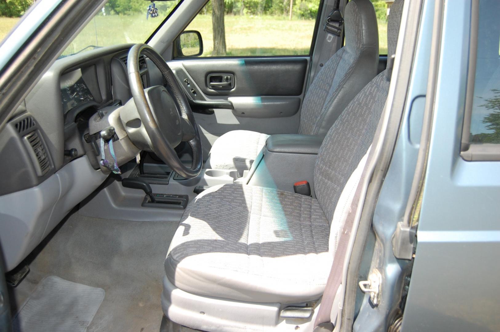 1998 Blue /Grey Jeep Cherokee Sport 4-Door 4WD (1J4FJ68S2WL) with an 4.0L L6 OHV 12V engine, Automatic transmission, located at 6528 Lower York Road, New Hope, PA, 18938, (215) 862-9555, 40.358707, -74.977882 - Photo#7