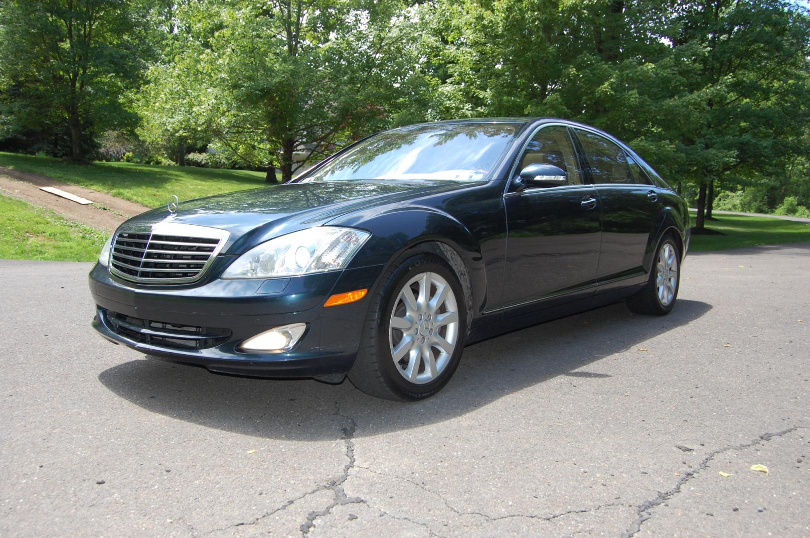 2007 Blue /Tan leather Mercedes-Benz S-Class S550 4Matic (WDDNG86X97A) with an 5.5L V8 DOHC 32V engine, 7-Speed Automatic Overdrive transmission, located at 6528 Lower York Road, New Hope, PA, 18938, (215) 862-9555, 40.358707, -74.977882 - Here for sale is a very nice 2007 Mercedes-Benz S550 4Matic luxury sedan. Under the hood is a strong running 5.5 liter V8 which puts power to the AWD system via a smooth shifting automatic transmission. Features include; Tan leather interior, wood grain trim, keyless entry system, 2 master keys, c - Photo#0