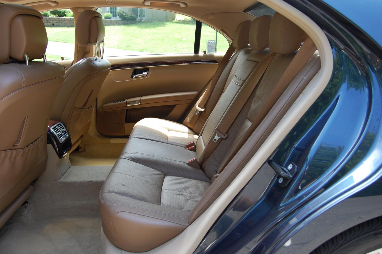 2007 Blue /Tan leather Mercedes-Benz S-Class S550 4Matic (WDDNG86X97A) with an 5.5L V8 DOHC 32V engine, 7-Speed Automatic Overdrive transmission, located at 6528 Lower York Road, New Hope, PA, 18938, (215) 862-9555, 40.358707, -74.977882 - Here for sale is a very nice 2007 Mercedes-Benz S550 4Matic luxury sedan. Under the hood is a strong running 5.5 liter V8 which puts power to the AWD system via a smooth shifting automatic transmission. Features include; Tan leather interior, wood grain trim, keyless entry system, 2 master keys, c - Photo#11