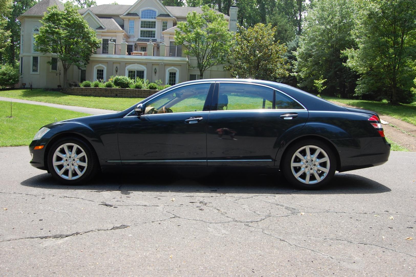 2007 Blue /Tan leather Mercedes-Benz S-Class S550 4Matic (WDDNG86X97A) with an 5.5L V8 DOHC 32V engine, 7-Speed Automatic Overdrive transmission, located at 6528 Lower York Road, New Hope, PA, 18938, (215) 862-9555, 40.358707, -74.977882 - Here for sale is a very nice 2007 Mercedes-Benz S550 4Matic luxury sedan. Under the hood is a strong running 5.5 liter V8 which puts power to the AWD system via a smooth shifting automatic transmission. Features include; Tan leather interior, wood grain trim, keyless entry system, 2 master keys, c - Photo#2