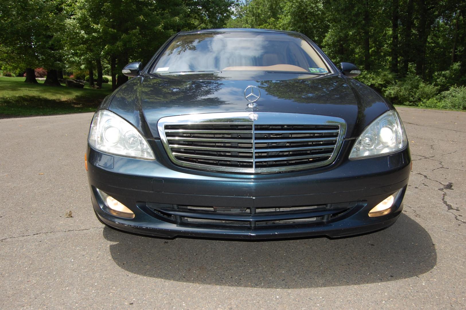 2007 Blue /Tan leather Mercedes-Benz S-Class S550 4Matic (WDDNG86X97A) with an 5.5L V8 DOHC 32V engine, 7-Speed Automatic Overdrive transmission, located at 6528 Lower York Road, New Hope, PA, 18938, (215) 862-9555, 40.358707, -74.977882 - Here for sale is a very nice 2007 Mercedes-Benz S550 4Matic luxury sedan. Under the hood is a strong running 5.5 liter V8 which puts power to the AWD system via a smooth shifting automatic transmission. Features include; Tan leather interior, wood grain trim, keyless entry system, 2 master keys, c - Photo#6