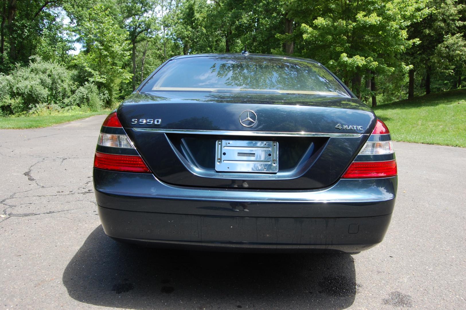 2007 Blue /Tan leather Mercedes-Benz S-Class S550 4Matic (WDDNG86X97A) with an 5.5L V8 DOHC 32V engine, 7-Speed Automatic Overdrive transmission, located at 6528 Lower York Road, New Hope, PA, 18938, (215) 862-9555, 40.358707, -74.977882 - Here for sale is a very nice 2007 Mercedes-Benz S550 4Matic luxury sedan. Under the hood is a strong running 5.5 liter V8 which puts power to the AWD system via a smooth shifting automatic transmission. Features include; Tan leather interior, wood grain trim, keyless entry system, 2 master keys, c - Photo#7