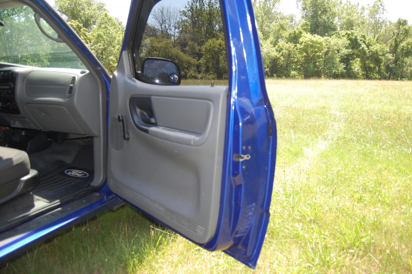 2005 Blue /Black/Gray cloth Ford Ranger Edge (1FTYR14U35P) with an 3.0L V6 OHV 12V engine, Automatic transmission, located at 6528 Lower York Road, New Hope, PA, 18938, (215) 862-9555, 40.358707, -74.977882 - Here for sale is a 2005 Ford Ranger superb Edge edition. Under the hood is a strong running 3.0 liter V6 which puts power to the rear wheels via it automatic transmission. Features include; Black/Gray cloth interior, cruise control, tilt steering wheel, cold AC, roll up windows, manual mirrors, ma - Photo#14