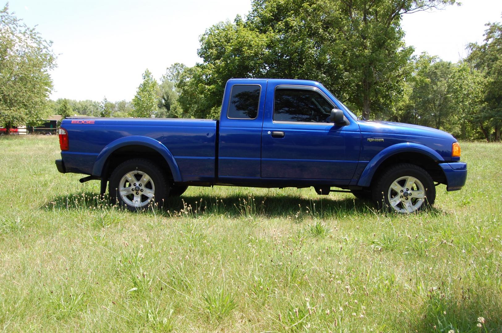 2005 Blue /Black/Gray cloth Ford Ranger Edge (1FTYR14U35P) with an 3.0L V6 OHV 12V engine, Automatic transmission, located at 6528 Lower York Road, New Hope, PA, 18938, (215) 862-9555, 40.358707, -74.977882 - Here for sale is a 2005 Ford Ranger superb Edge edition. Under the hood is a strong running 3.0 liter V6 which puts power to the rear wheels via it automatic transmission. Features include; Black/Gray cloth interior, cruise control, tilt steering wheel, cold AC, roll up windows, manual mirrors, ma - Photo#4