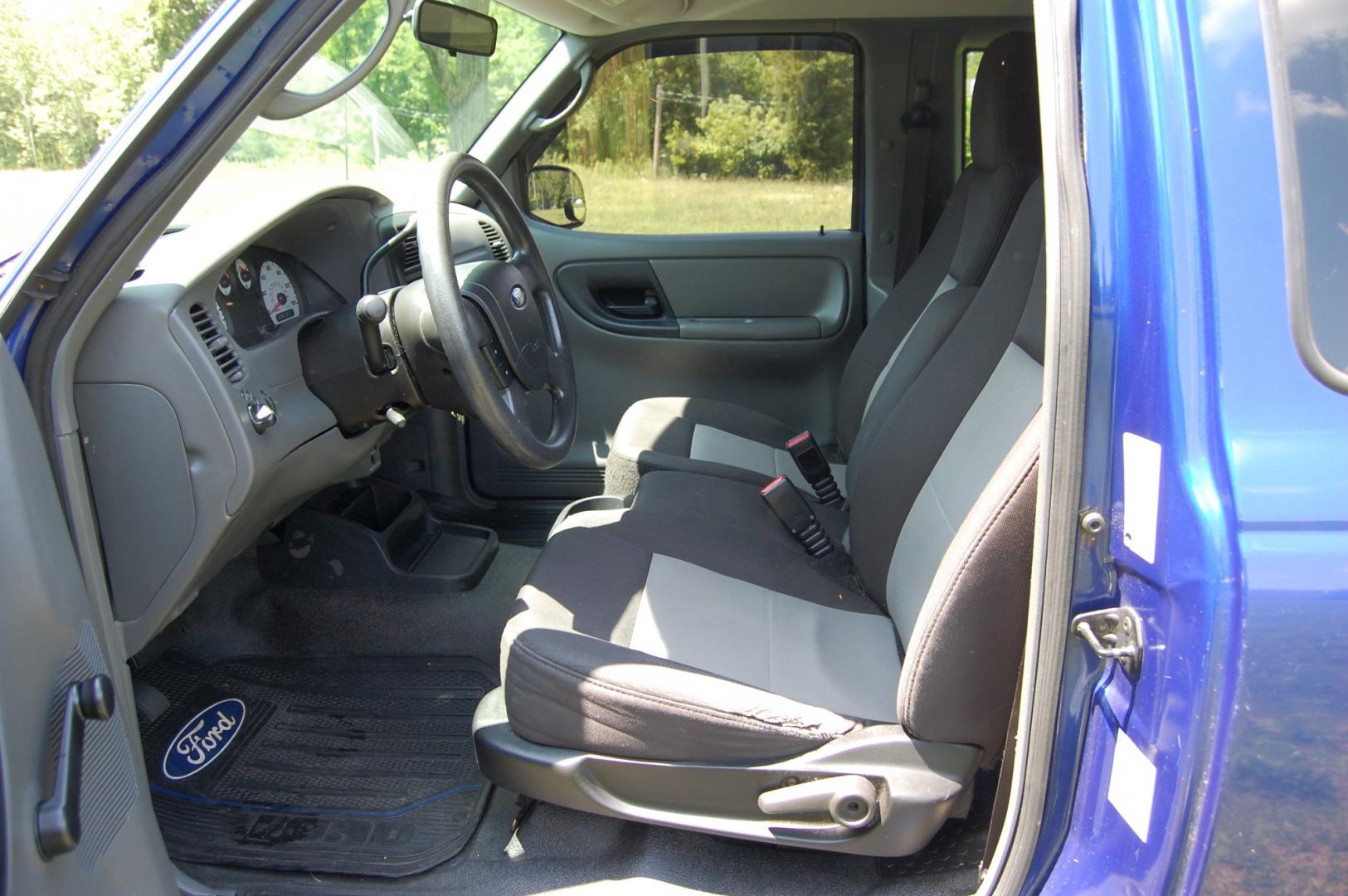 2005 Blue /Black/Gray cloth Ford Ranger Edge (1FTYR14U35P) with an 3.0L V6 OHV 12V engine, Automatic transmission, located at 6528 Lower York Road, New Hope, PA, 18938, (215) 862-9555, 40.358707, -74.977882 - Here for sale is a 2005 Ford Ranger superb Edge edition. Under the hood is a strong running 3.0 liter V6 which puts power to the rear wheels via it automatic transmission. Features include; Black/Gray cloth interior, cruise control, tilt steering wheel, cold AC, roll up windows, manual mirrors, ma - Photo#8