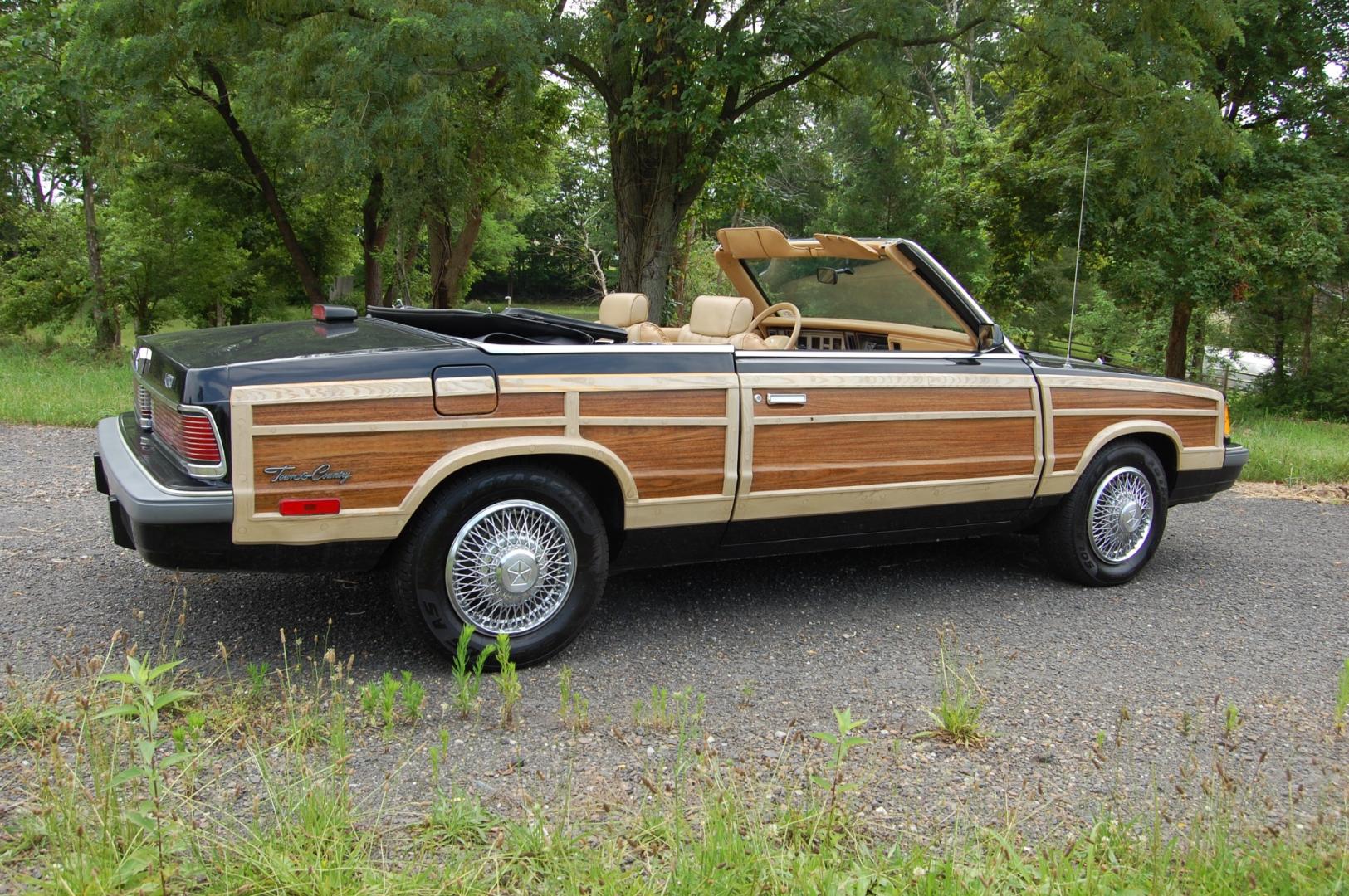 1986 /Tan Leather Chrysler LeBaron Convertible (1C3BC55E3GG) with an 2.2L L4 SOHC 8V TURBO engine, Automatic transmission, located at 6528 Lower York Road, New Hope, PA, 18938, (215) 862-9555, 40.358707, -74.977882 - Very clean 1986 Chrysler LeBaron Town+Country Woodie Convertible, powered by a 2.2 Liter turbo charged engine, automatic transmission, tilt wheel, cruise control, black paint, black power top, tan leather interior, good clean original condition, power drivers seat, power windows, locks, wire wheel - Photo#2