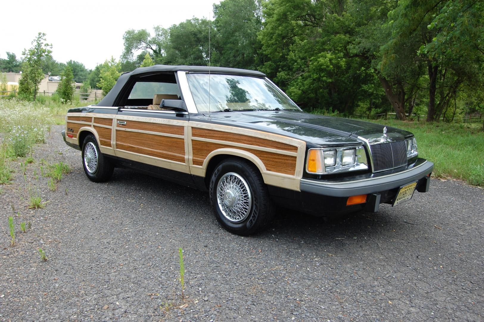 1986 /Tan Leather Chrysler LeBaron Convertible (1C3BC55E3GG) with an 2.2L L4 SOHC 8V TURBO engine, Automatic transmission, located at 6528 Lower York Road, New Hope, PA, 18938, (215) 862-9555, 40.358707, -74.977882 - Very clean 1986 Chrysler LeBaron Town+Country Woodie Convertible, powered by a 2.2 Liter turbo charged engine, automatic transmission, tilt wheel, cruise control, black paint, black power top, tan leather interior, good clean original condition, power drivers seat, power windows, locks, wire wheel - Photo#4