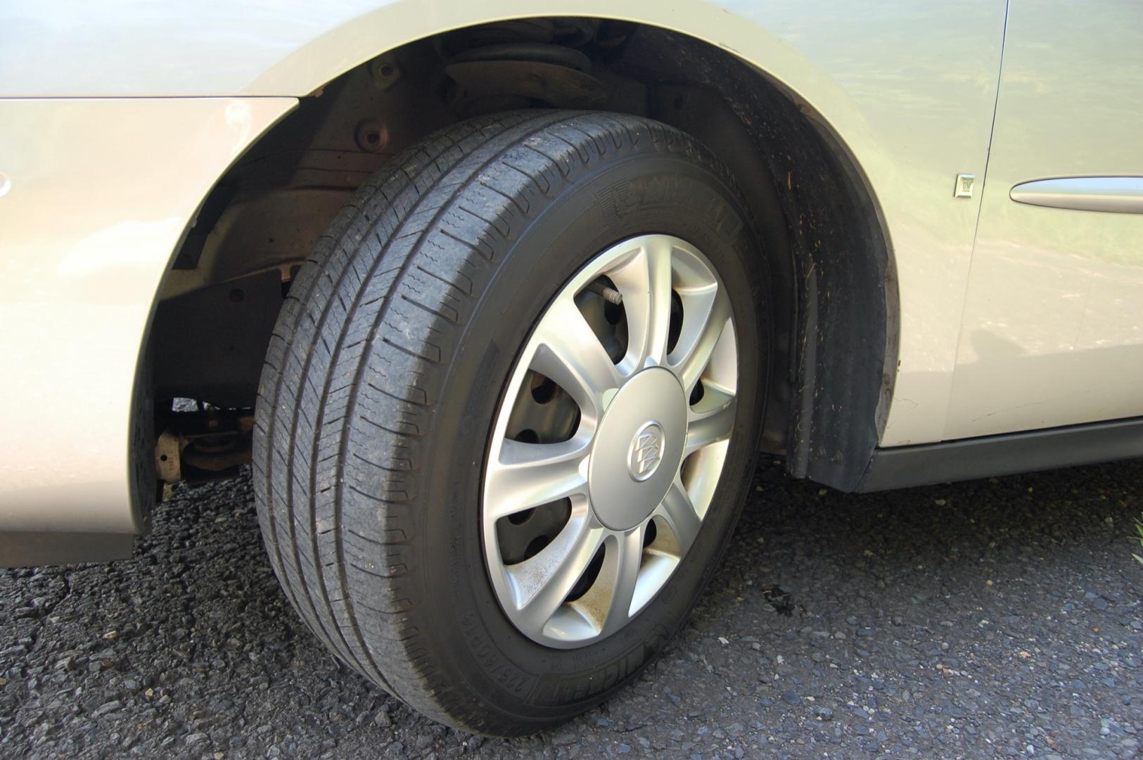 2006 Silver /Gray Cloth Buick LaCrosse CX (2G4WC582261) with an 3.8L V6 OHV 12V engine, 4-Speed Automatic Overdrive transmission, located at 6528 Lower York Road, New Hope, PA, 18938, (215) 862-9555, 40.358707, -74.977882 - Here for sale is a very nice driving 2006 Buick LaCrosse CX sedan. Under the hood is a strong running 3.8 liter V6 which puts power to the front wheels via a smooth shifting automatic transmission. Features include; Gray cloth interior in great shape, wood grain trim, one key, cruise control, tilt - Photo#22