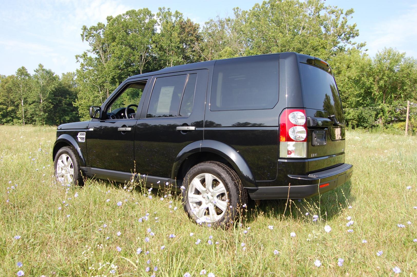 2013 Black /Black Leather Land Rover LR4 HSE Luxury (SALAK2D46DA) with an 5.0L V8 DOHC 32V engine, 6-Speed Automatic transmission, located at 6528 Lower York Road, New Hope, PA, 18938, (215) 862-9555, 40.358707, -74.977882 - Here for sale is a very nice ONE OWNER, 2013 Land Rover LR4 HSE Luxury package. Under the hood is a strong running 5.0 liter V8 which puts power to the intelligent all wheel drive system via a smooth shifting automatic transmission with a dual range transfer case. Features include; Black leather - Photo#4