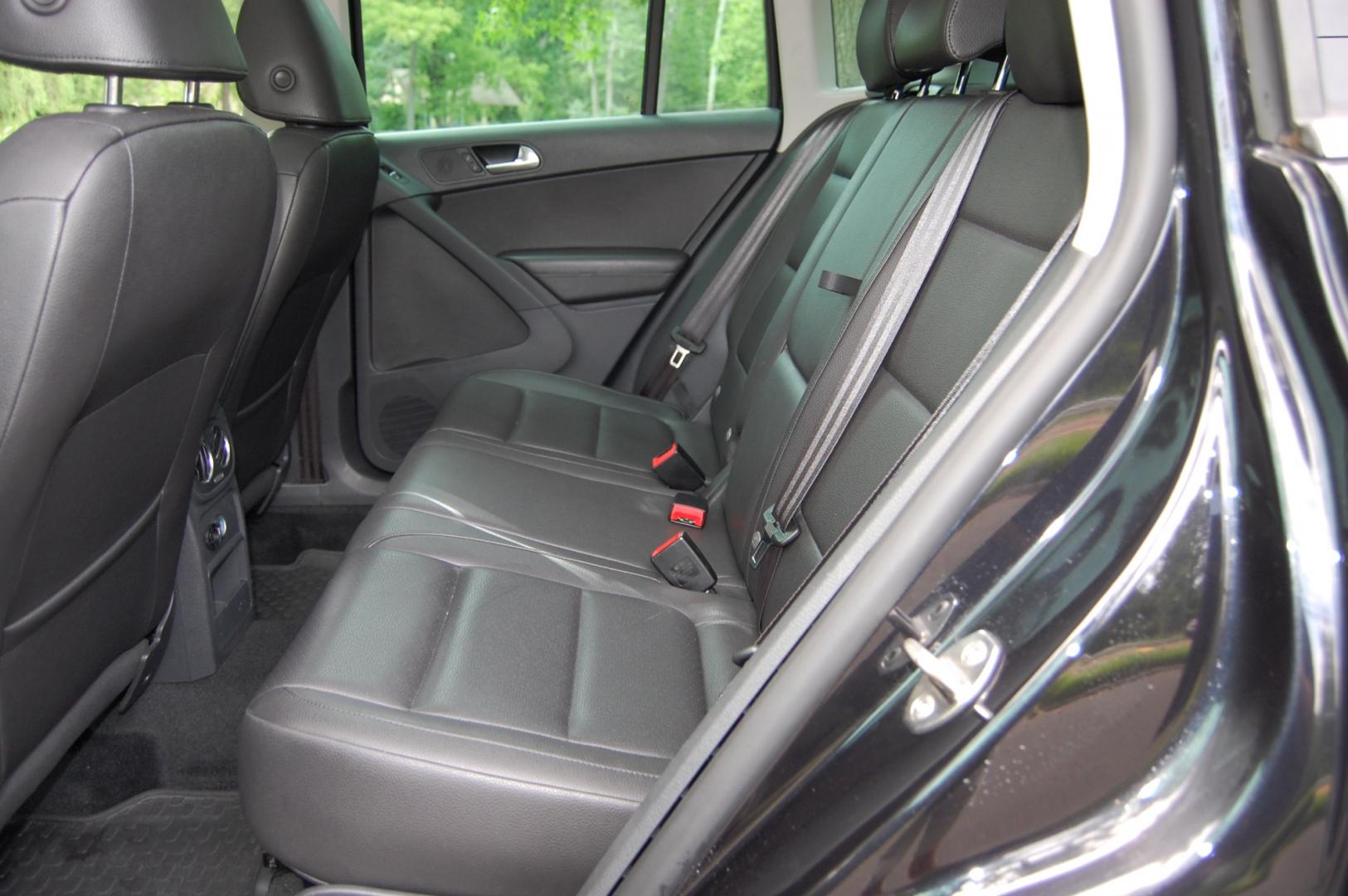 2012 Black /Black Leather Volkswagen Tiguan SE 4Motion (WVGBV7AX8CW) with an 2.0L L4 DOHC 16V TURBO engine, 6-Speed Automatic transmission, located at 6528 Lower York Road, New Hope, PA, 18938, (215) 862-9555, 40.358707, -74.977882 - Here is a very clean, 3 owner, 2012 Volkswagen Tiguan SE with AWD..powered by a 2.0 Liter 4 cylinder turbocharged engine, automatic transmission, keyless entry system, 2 Master keys, black leather interior, tilt wheel, cruise control, power windows, power locks, power mirrors, power moonroof, facto - Photo#10