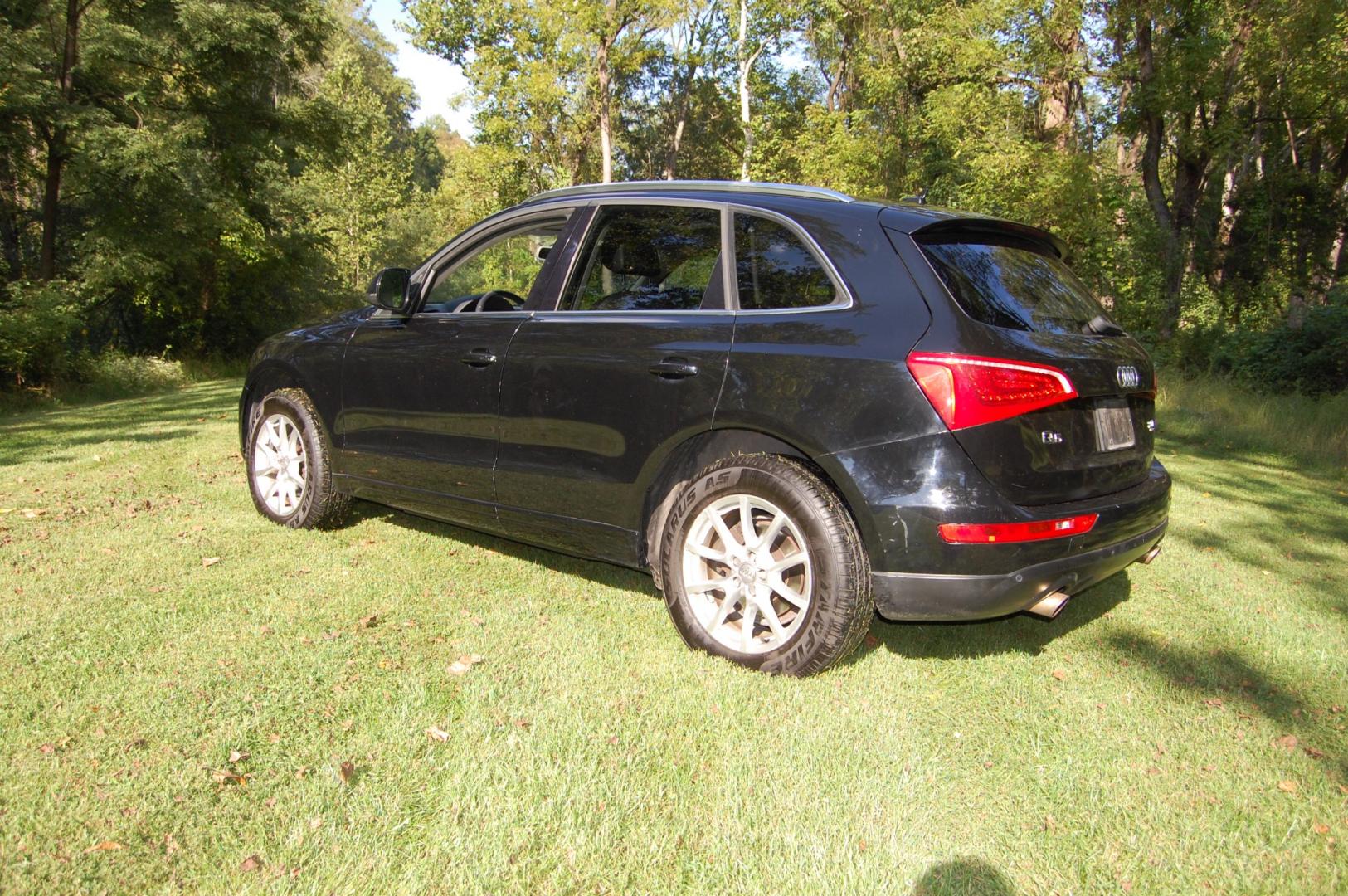 2011 Black /Black Leather Audi Q5 2.0 quattro Premium Plus (WA1LFAFP1BA) with an 2.0L L4 DOHC 16V engine, 6-Speed Automatic transmission, located at 6528 Lower York Road, New Hope, PA, 18938, (215) 862-9555, 40.358707, -74.977882 - Here for sale is a nice 2011 Audi Q5 Premium Plus. This vehicle has a Reconstructed PA title but is is great running and driving condition. Under the hood is a strong running 2.0 liter turbocharged 4 cylinder which puts power to the Quattro AWD system via a smooth shifting automatic transmission. - Photo#9