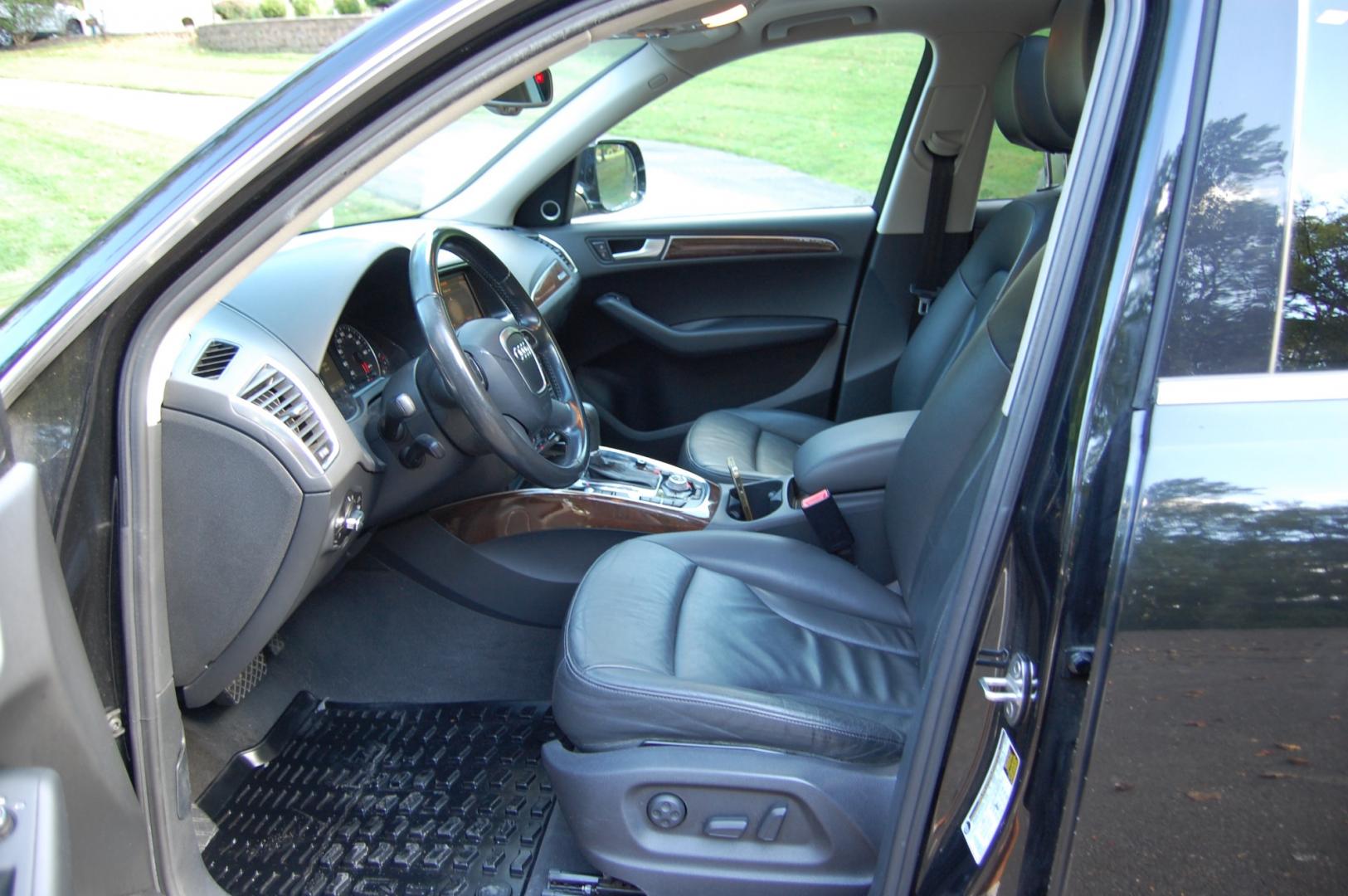 2011 Black /Black Leather Audi Q5 2.0 quattro Premium Plus (WA1LFAFP1BA) with an 2.0L L4 DOHC 16V engine, 6-Speed Automatic transmission, located at 6528 Lower York Road, New Hope, PA, 18938, (215) 862-9555, 40.358707, -74.977882 - Here for sale is a nice 2011 Audi Q5 Premium Plus. This vehicle has a Reconstructed PA title but is is great running and driving condition. Under the hood is a strong running 2.0 liter turbocharged 4 cylinder which puts power to the Quattro AWD system via a smooth shifting automatic transmission. - Photo#17